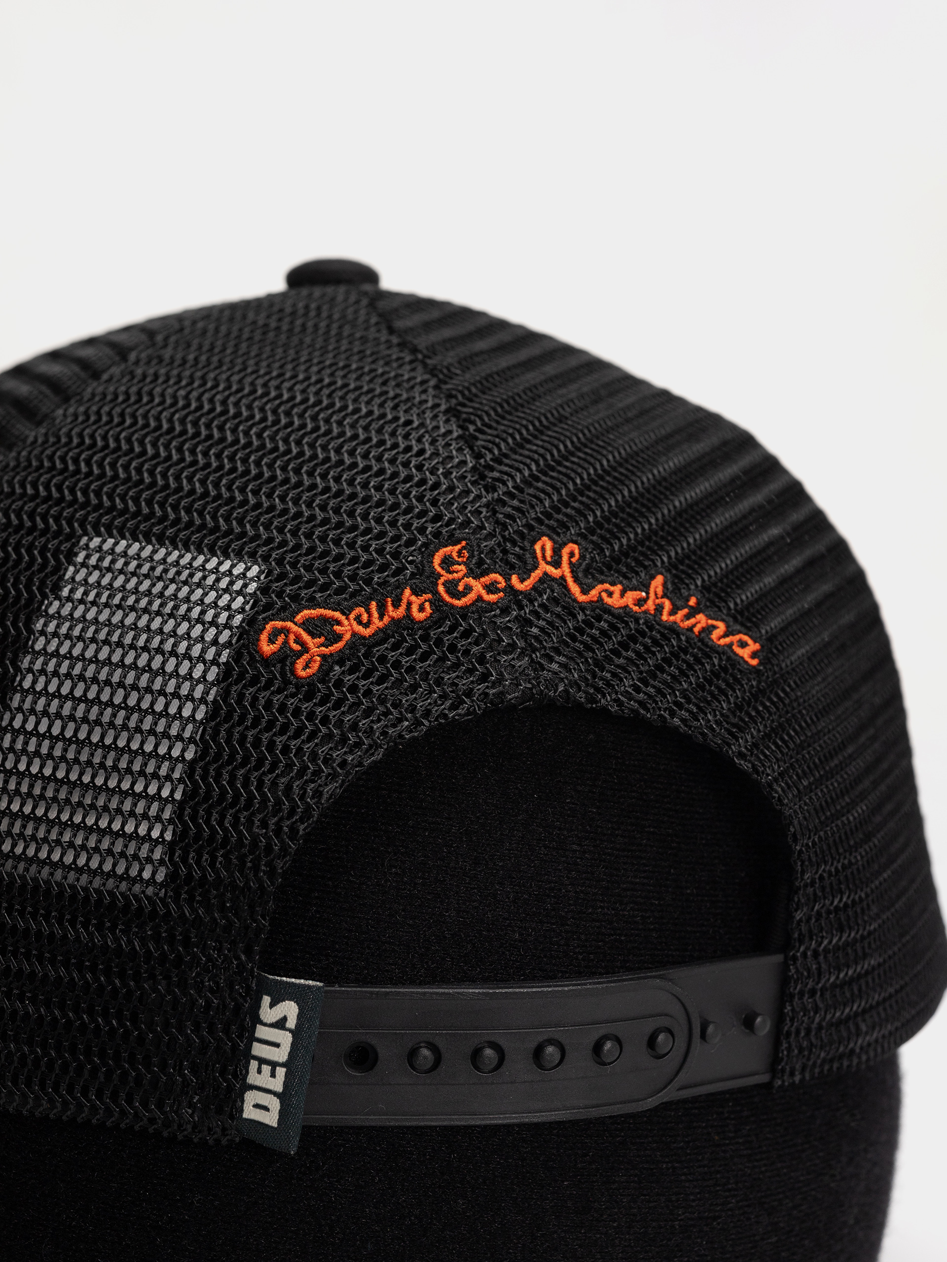 Czapka z daszkiem Deus Ex Machina Strata Trucker (black)