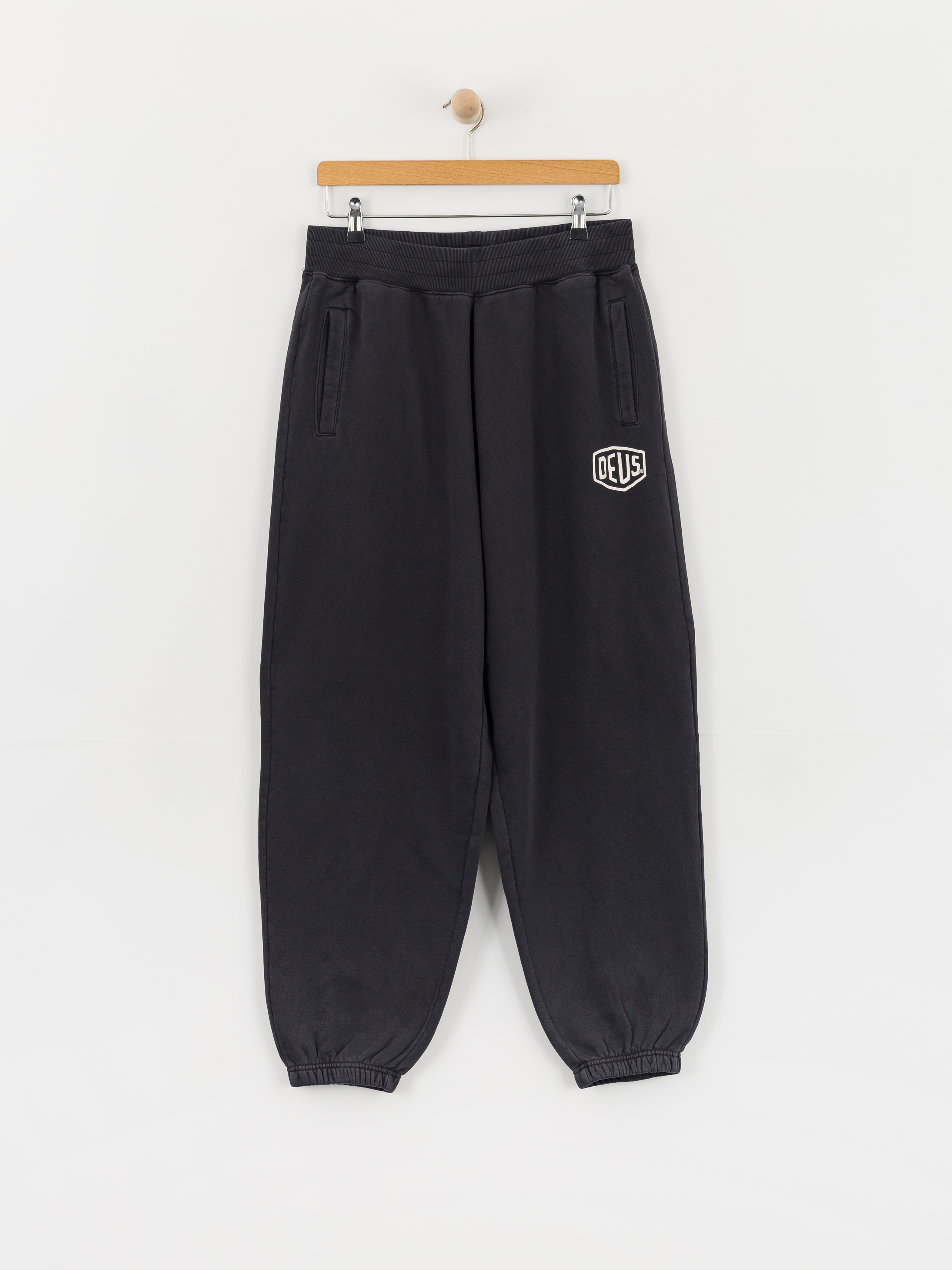 Spodnie Deus Ex Machina Shield Garment Dyed Track (black)