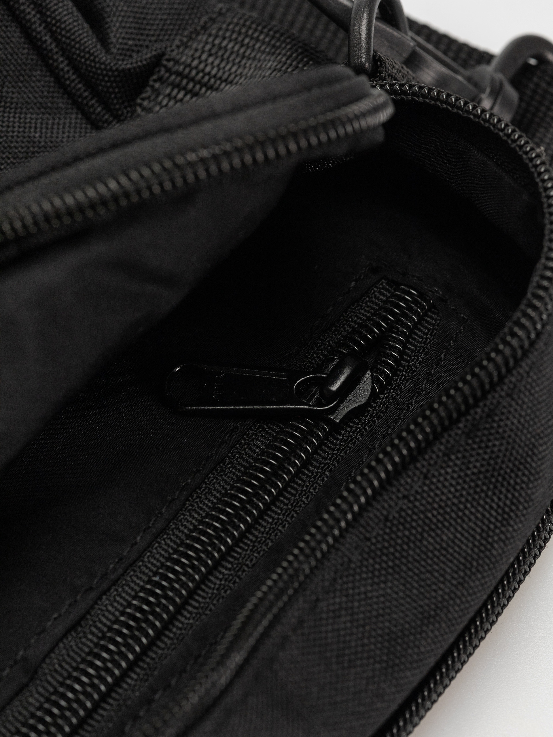 Torba OBEY Half Eye Crossbody (black)