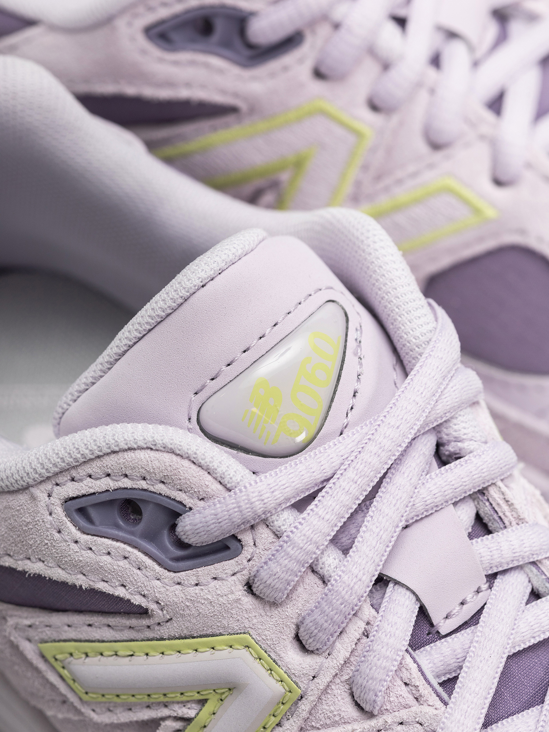 Buty New Balance 9060 JR (taro/dry lime)
