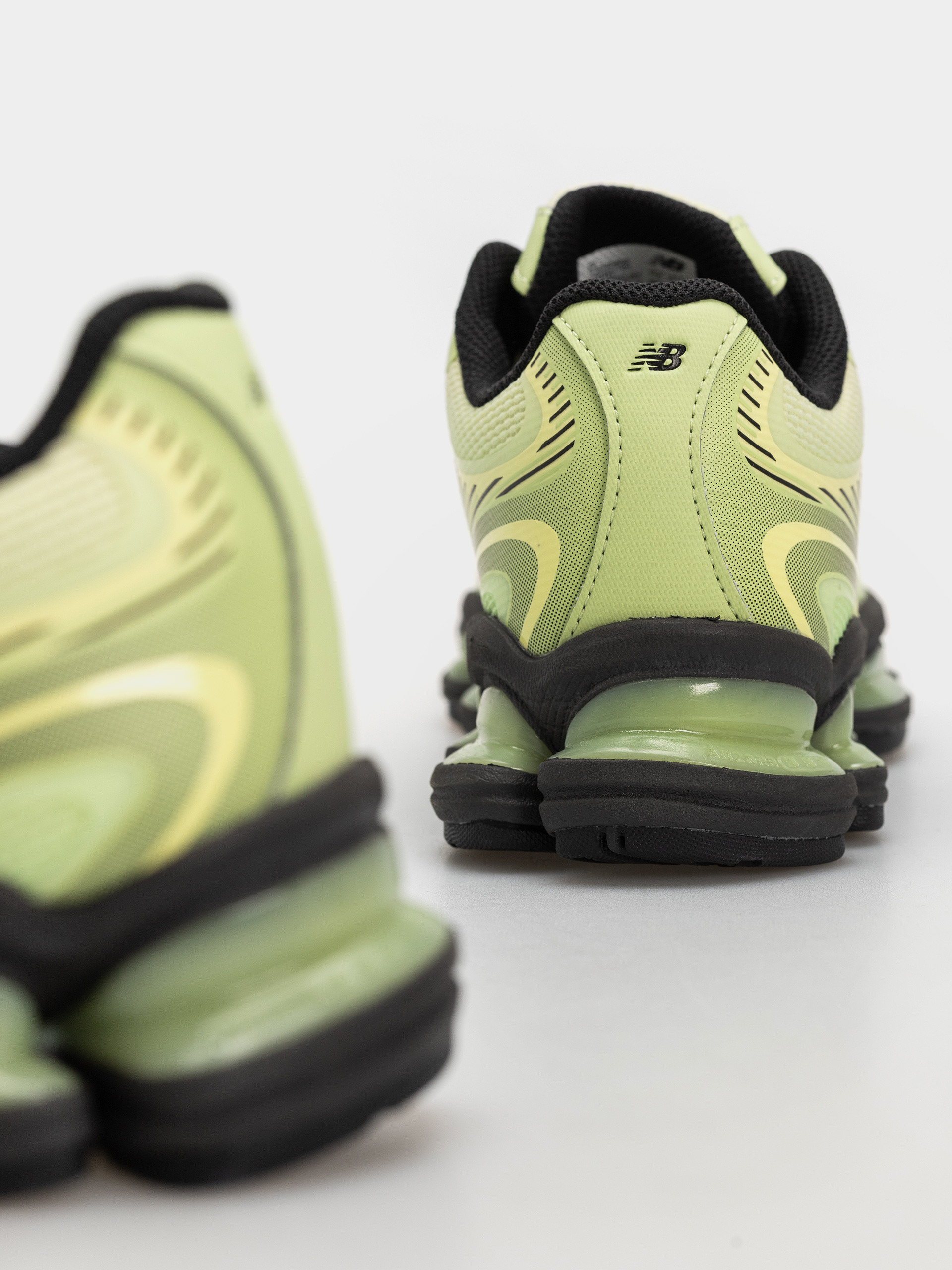 Buty New Balance 2000 (limelight/dry lime/faded black)