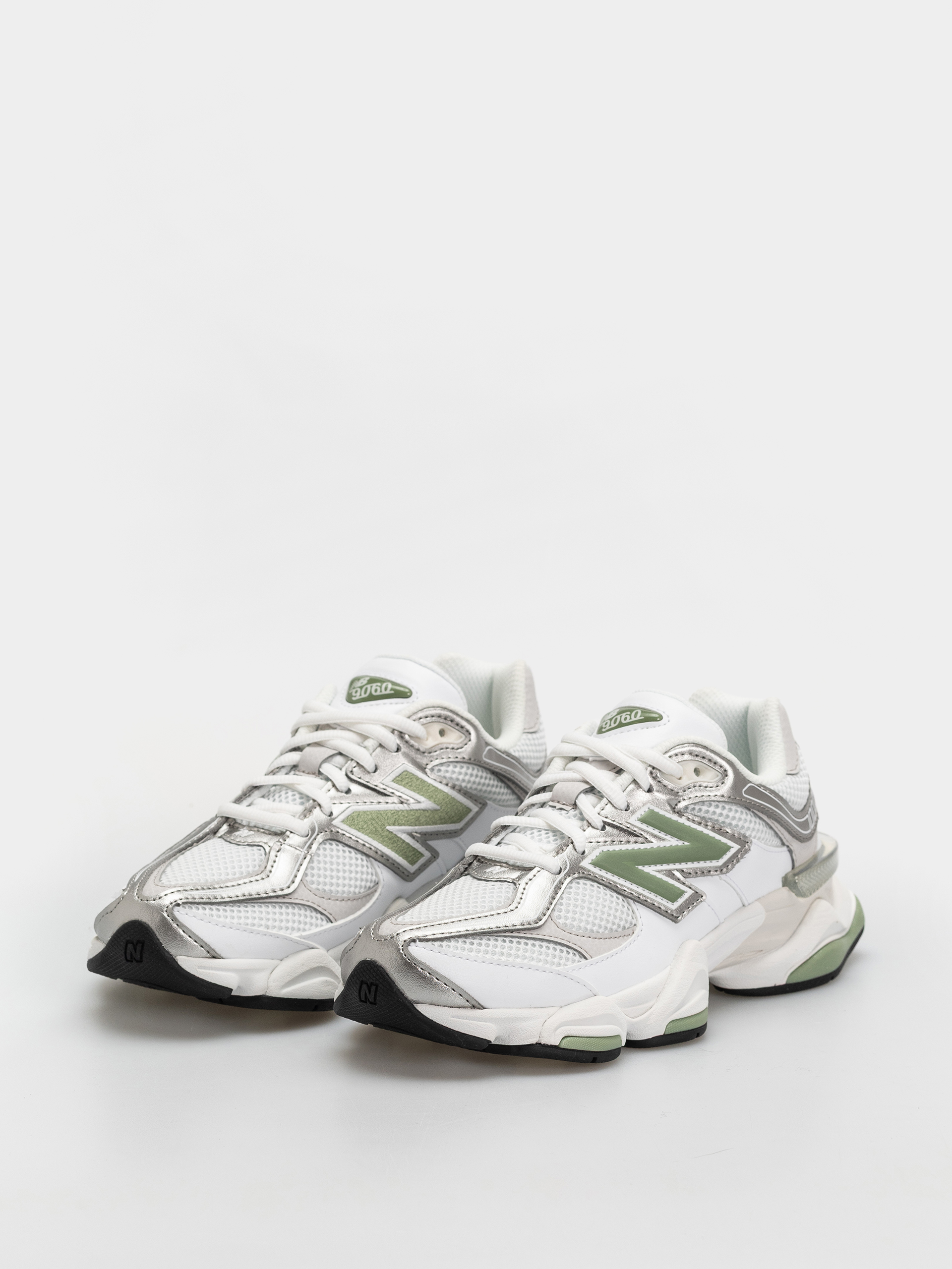 Buty New Balance 9060 (103 white/oregano)