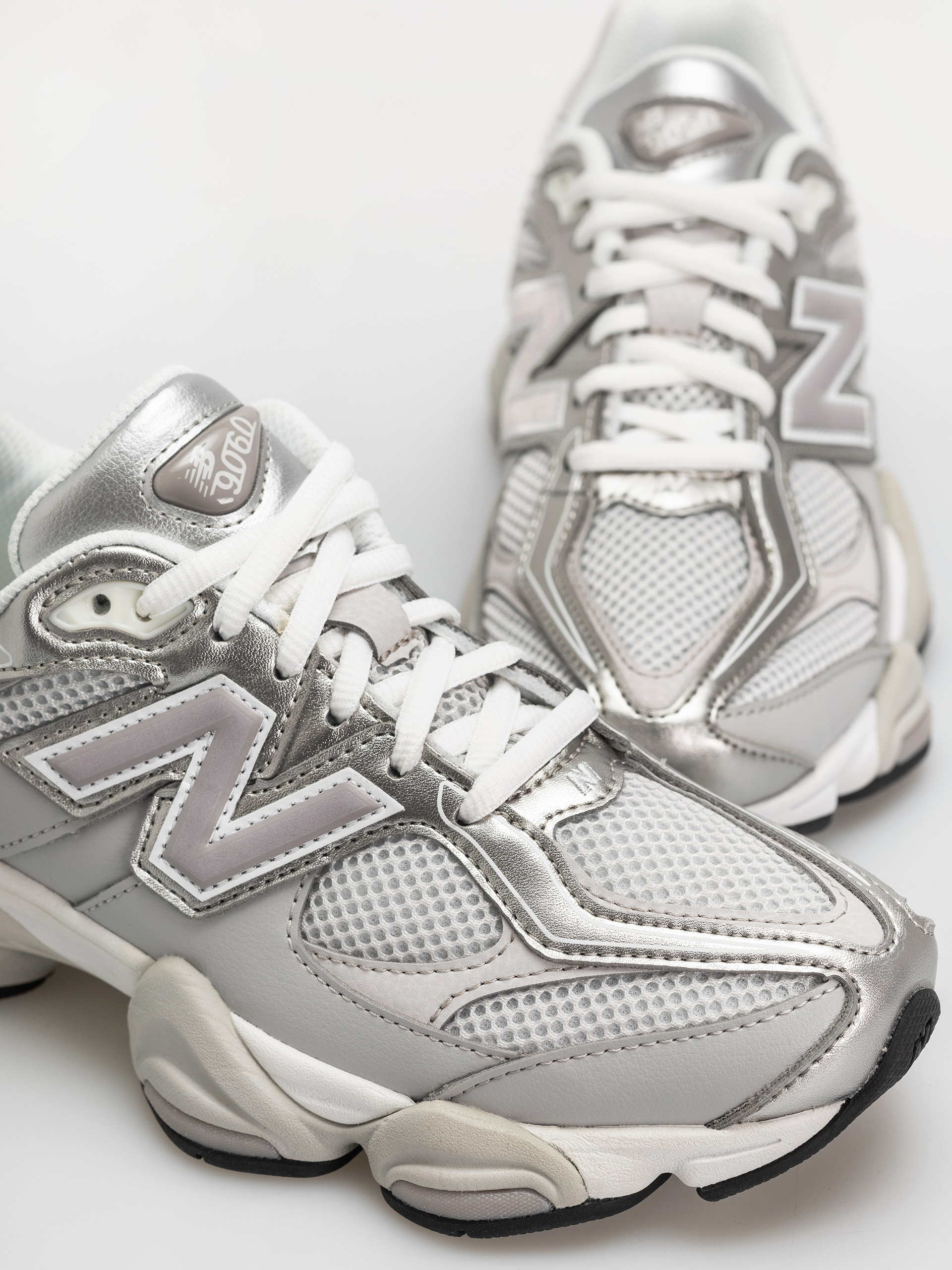 Buty New Balance 9060 (raincloud/truffle salt)