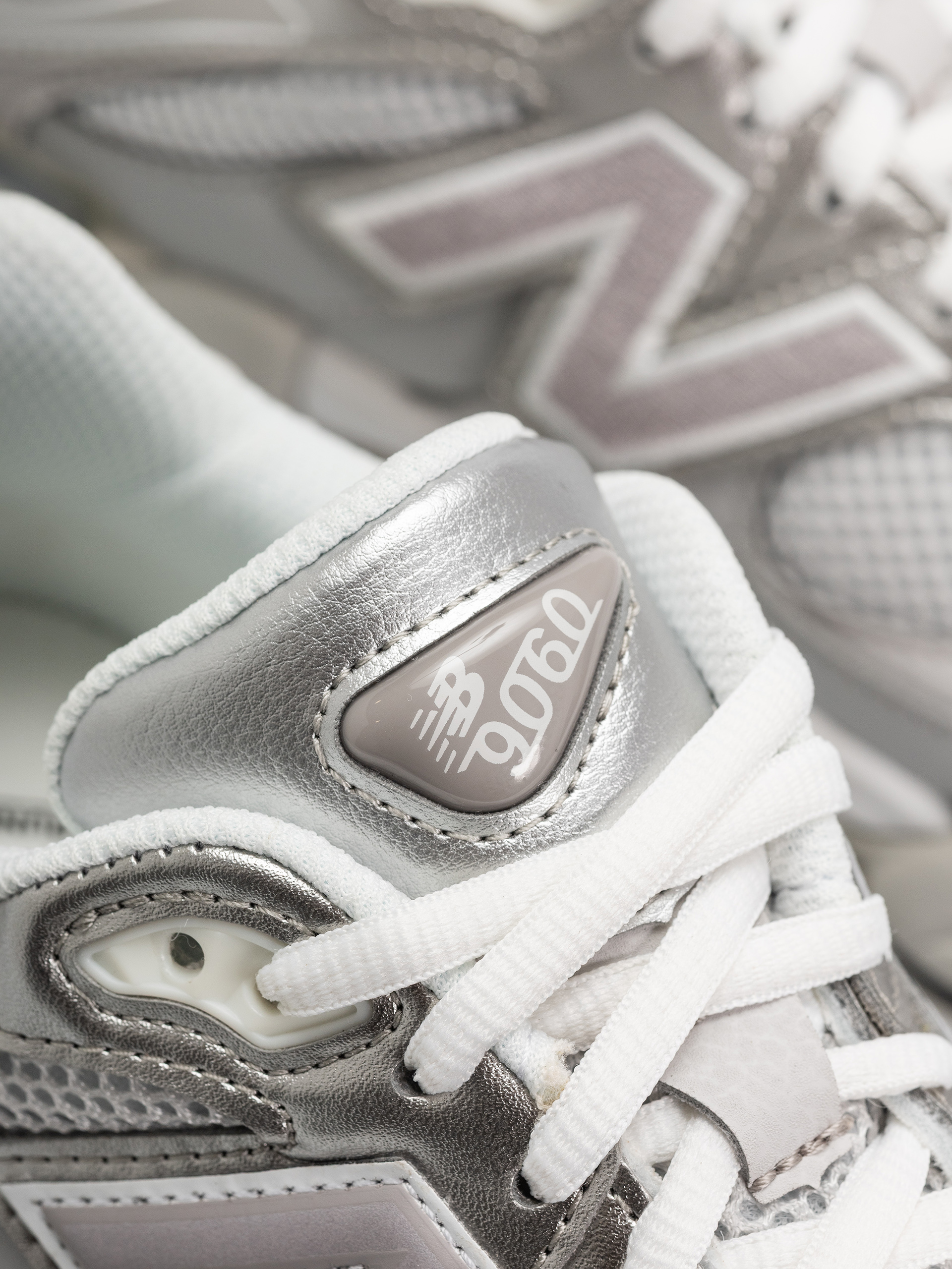 Buty New Balance 9060 (raincloud/truffle salt)