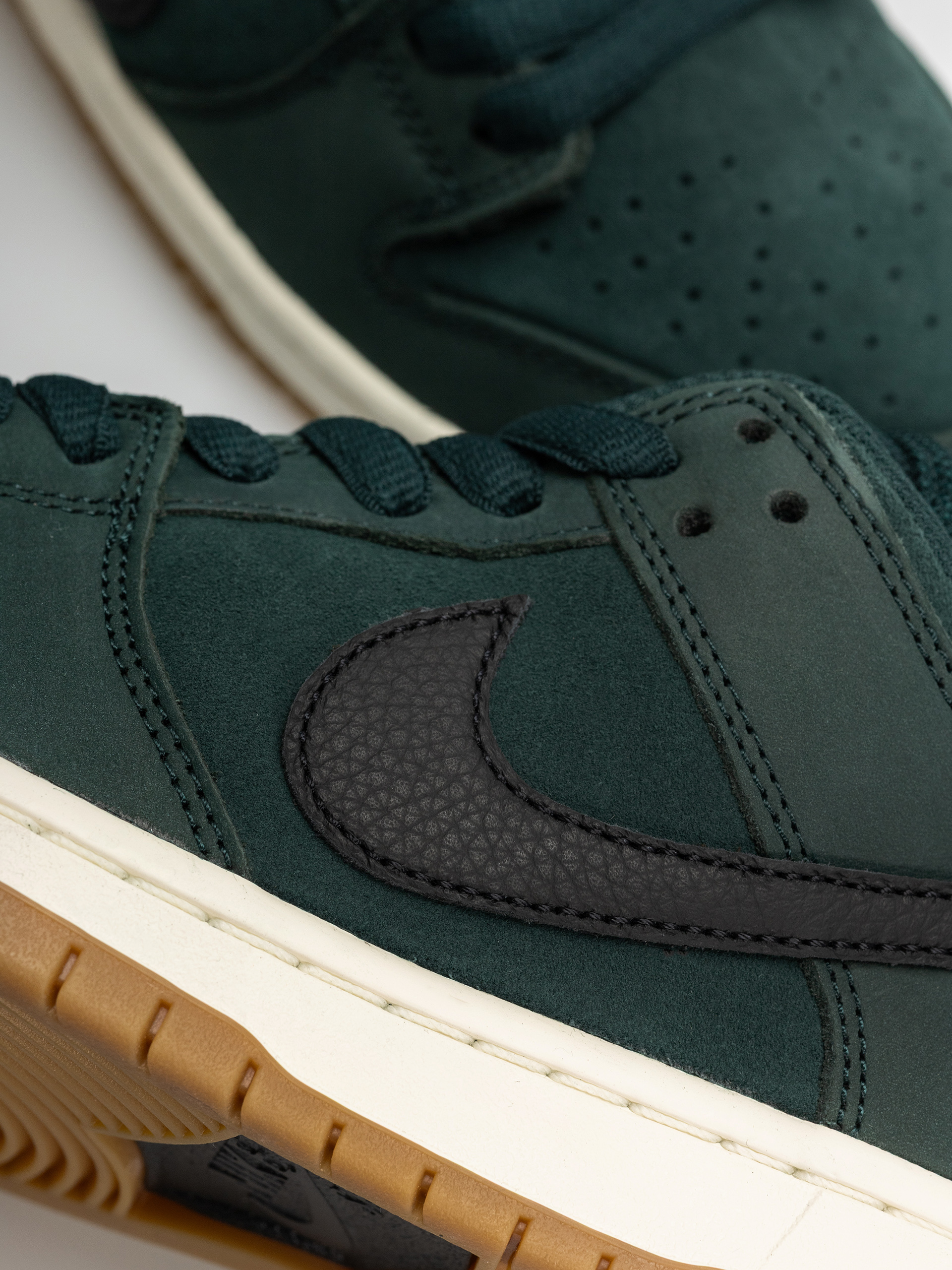 Buty Nike SB Dunk Low Pro (deep fir/black fir sail)