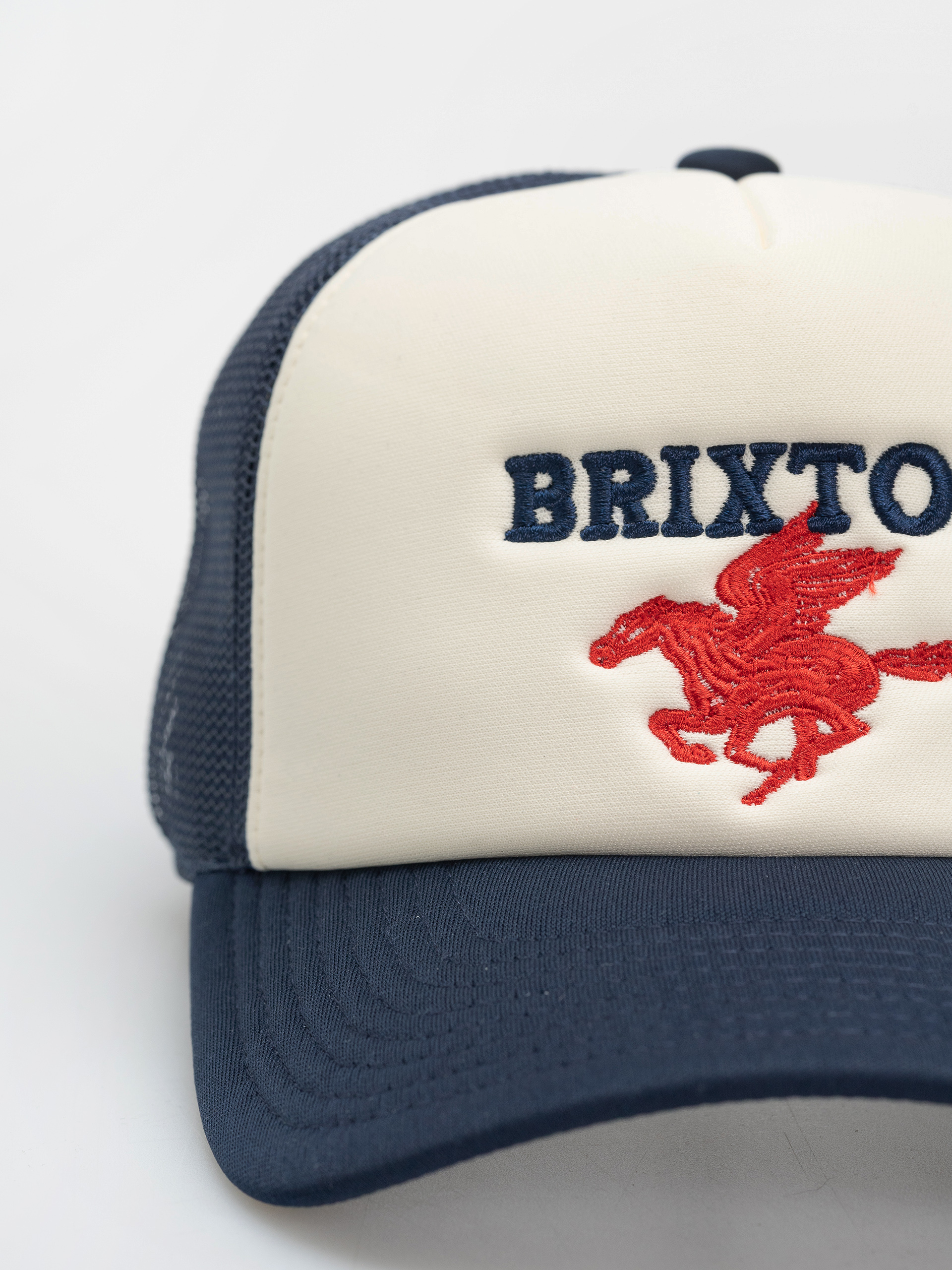 Czapka z daszkiem Brixton Pegasus C Np Mp Trucker Wmn (whitecap/navy)