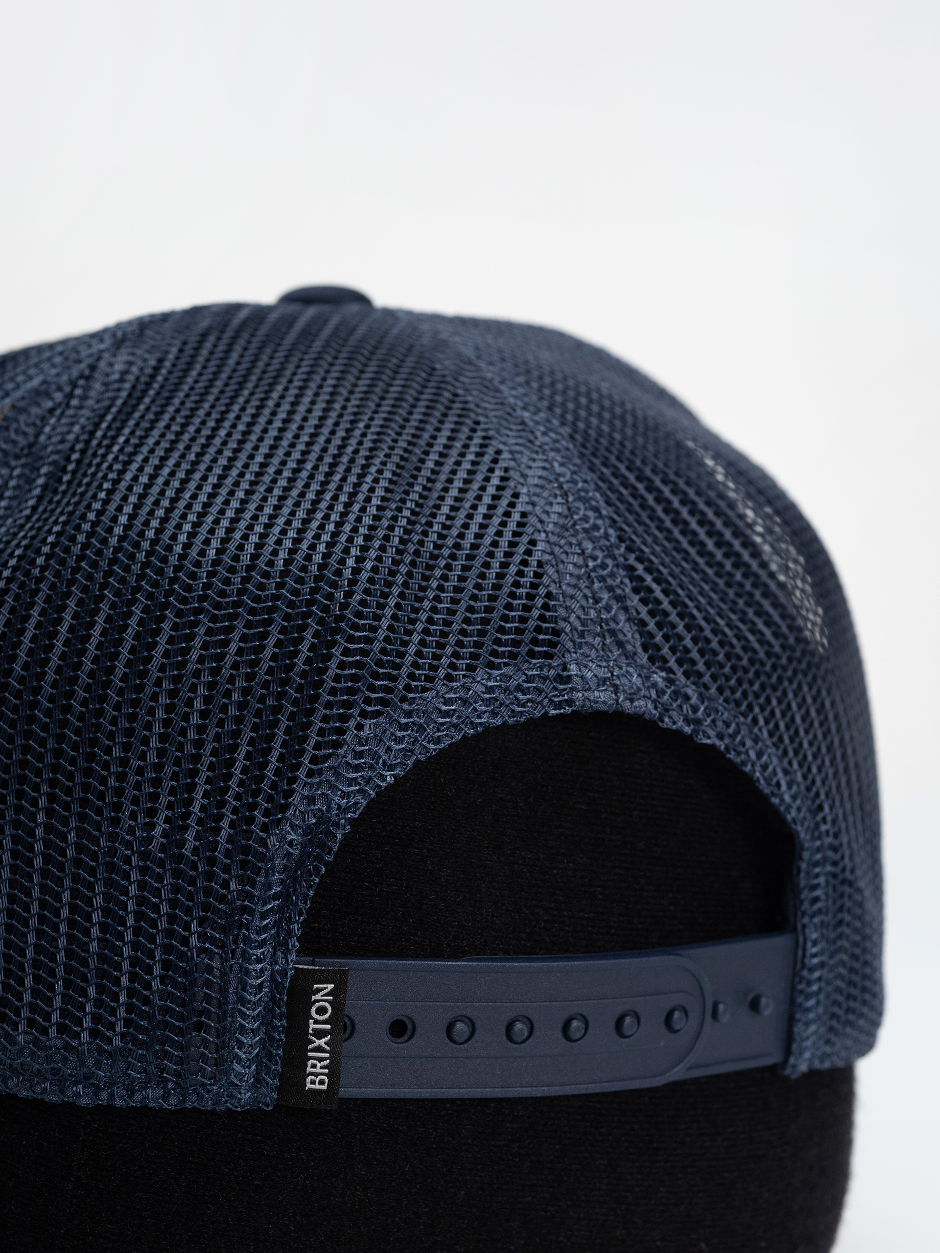 Czapka z daszkiem Brixton Pegasus C Np Mp Trucker Wmn (whitecap/navy)