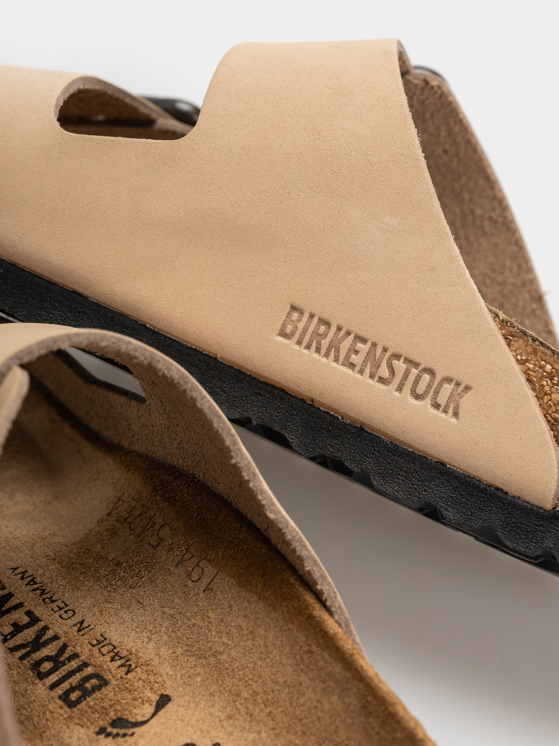 Klapki Birkenstock Arizona Wire Buckle Nubuck Leather Narrow (sandcastle)