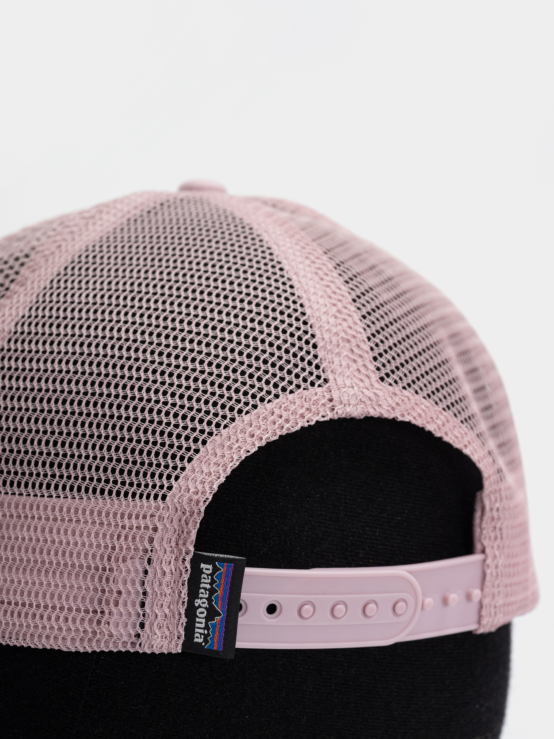 Czapka z daszkiem Patagonia P 6 Logo Trucker (white w/quiet violet)