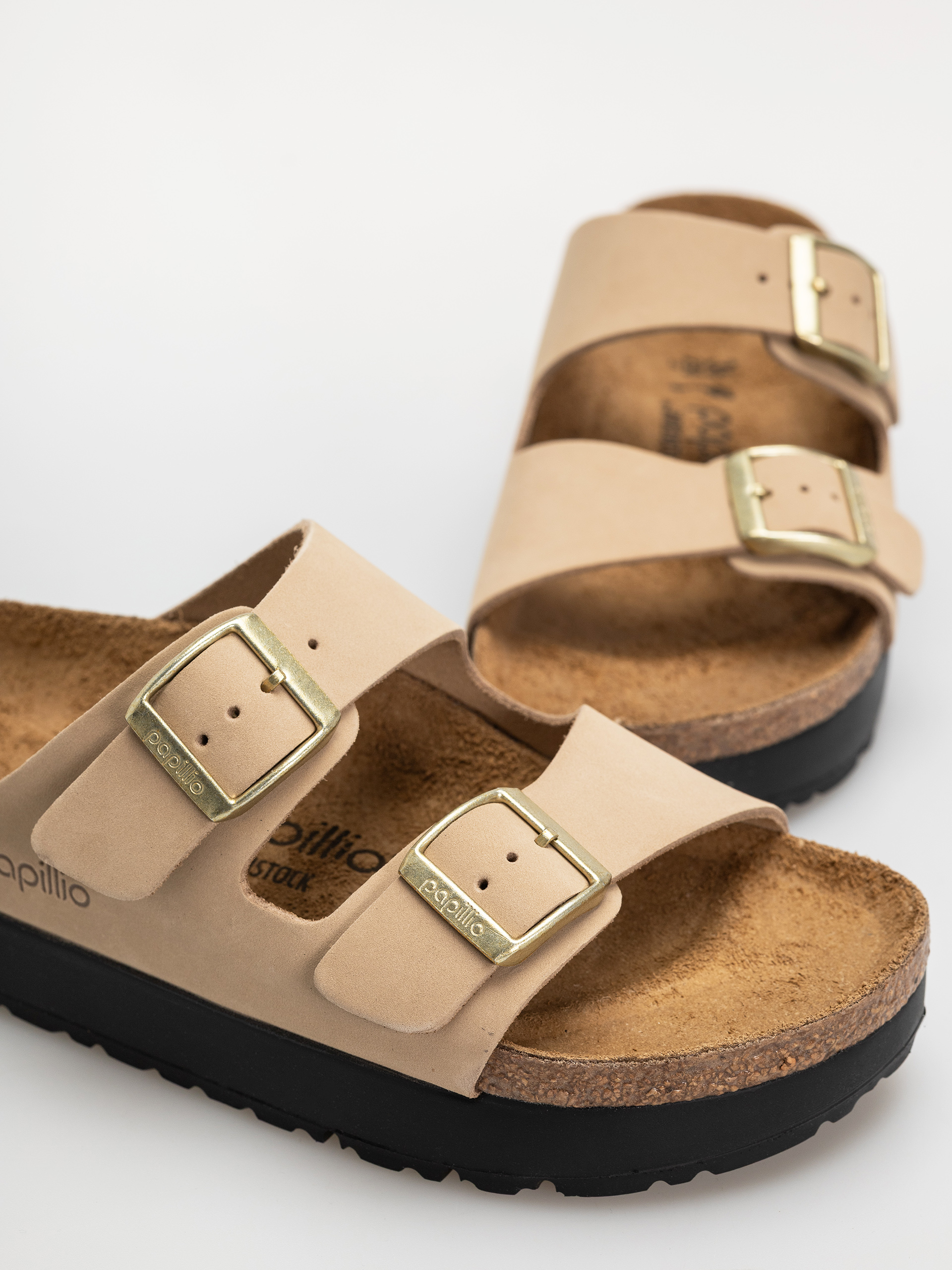 Klapki Birkenstock Arizona Flex Platform Nubuck Leather Narrow Wmn (sandcastle)
