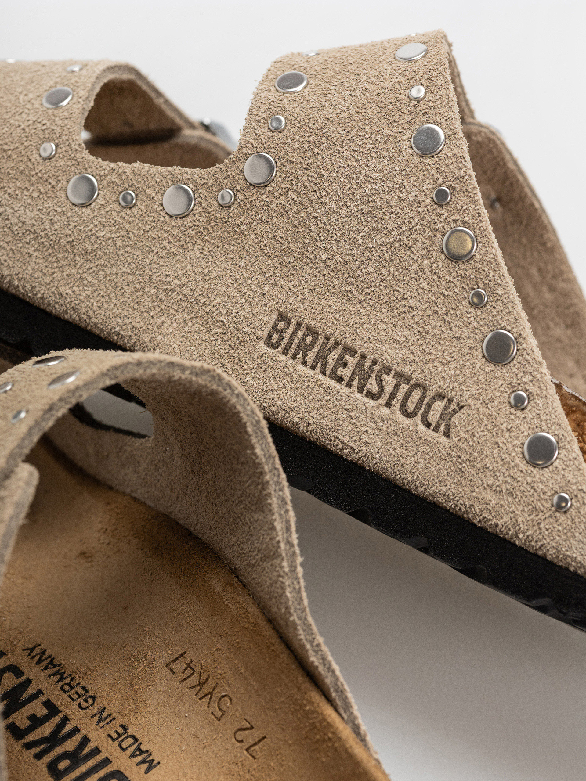 Klapki Birkenstock Arizona Rivets Suede Leather Narrow Wmn (taupe)