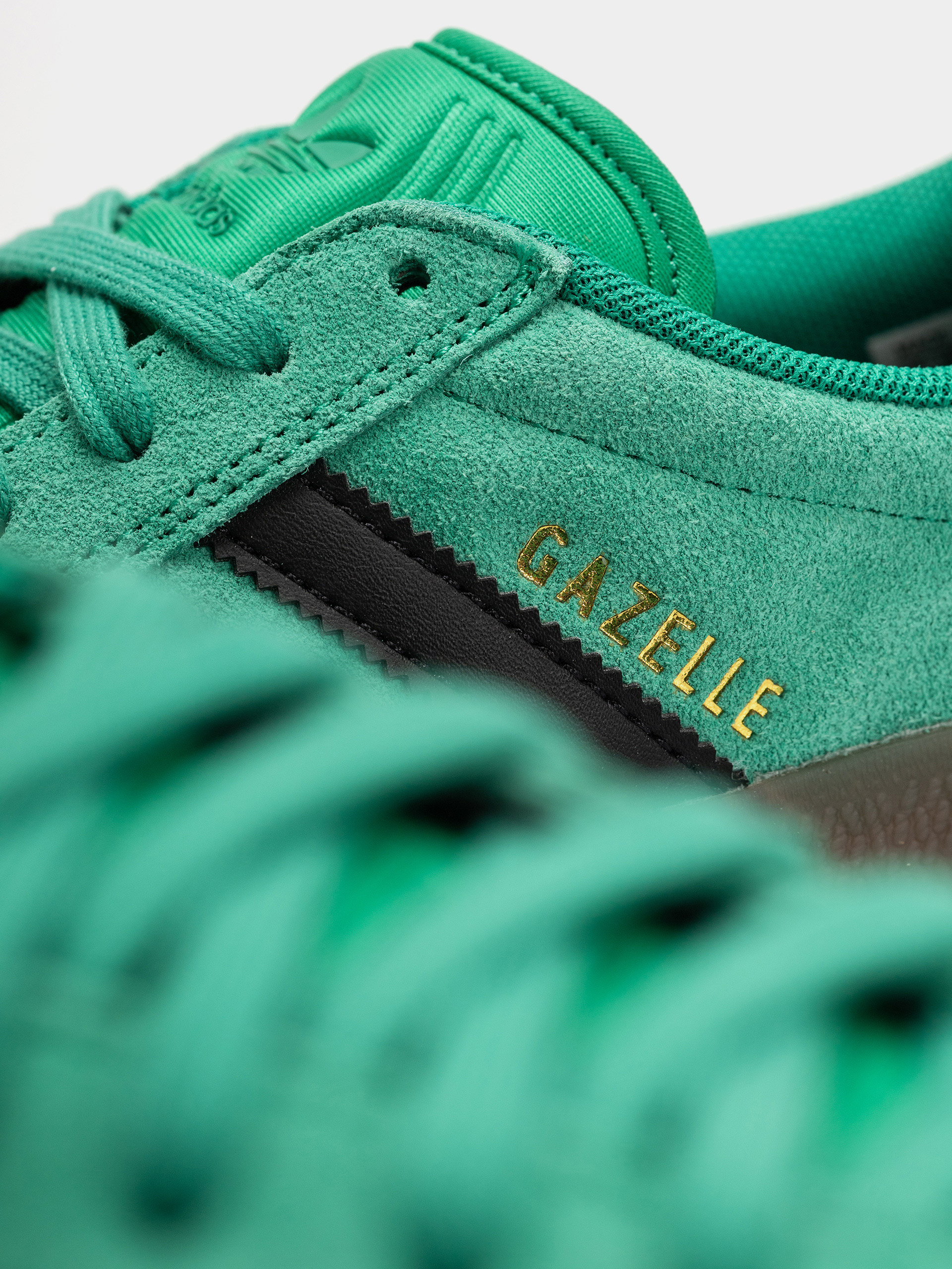 Buty adidas Gazelle Adv (cougrn/cblack/gum5)