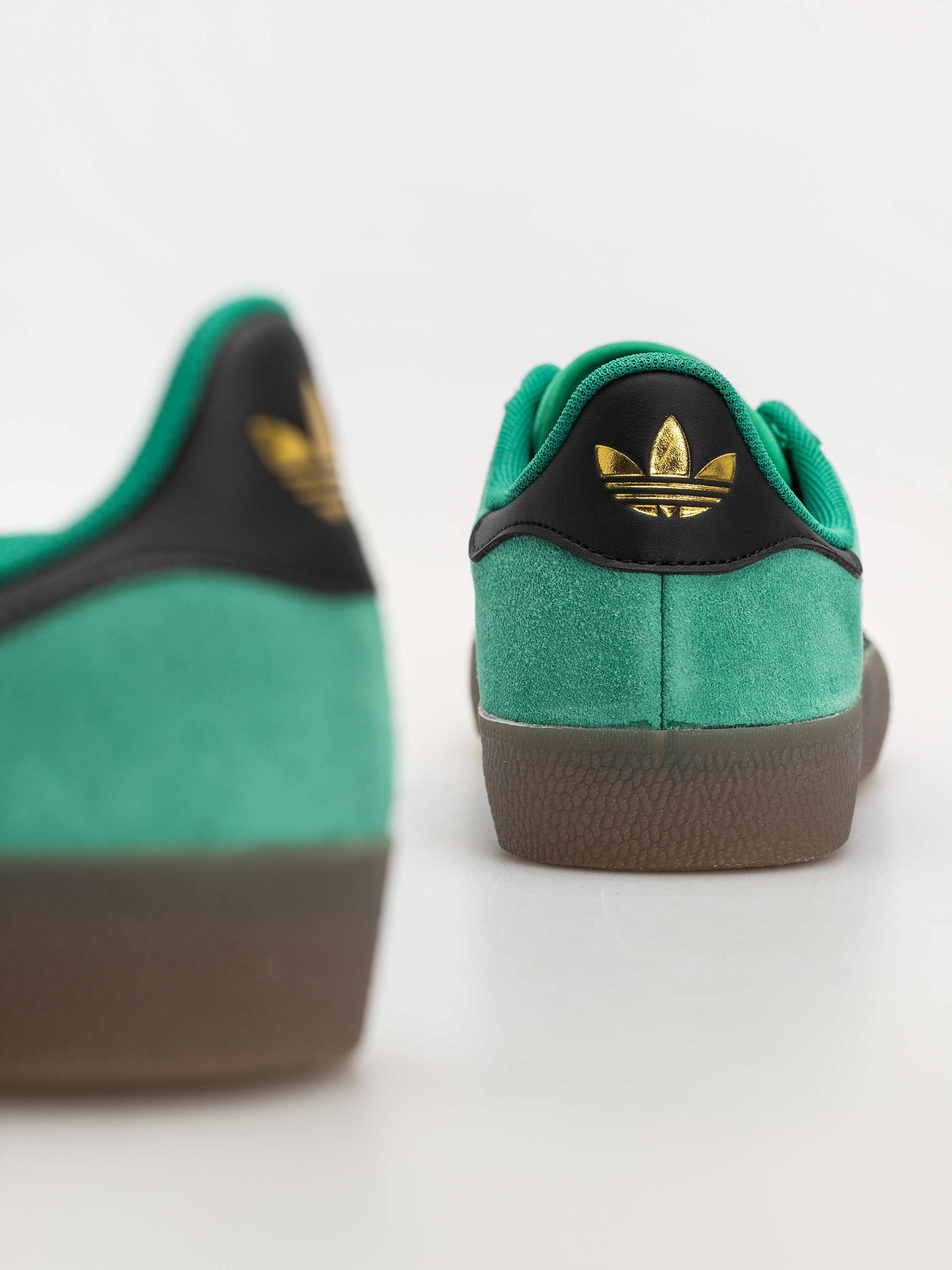 Buty adidas Gazelle Adv (cougrn/cblack/gum5)
