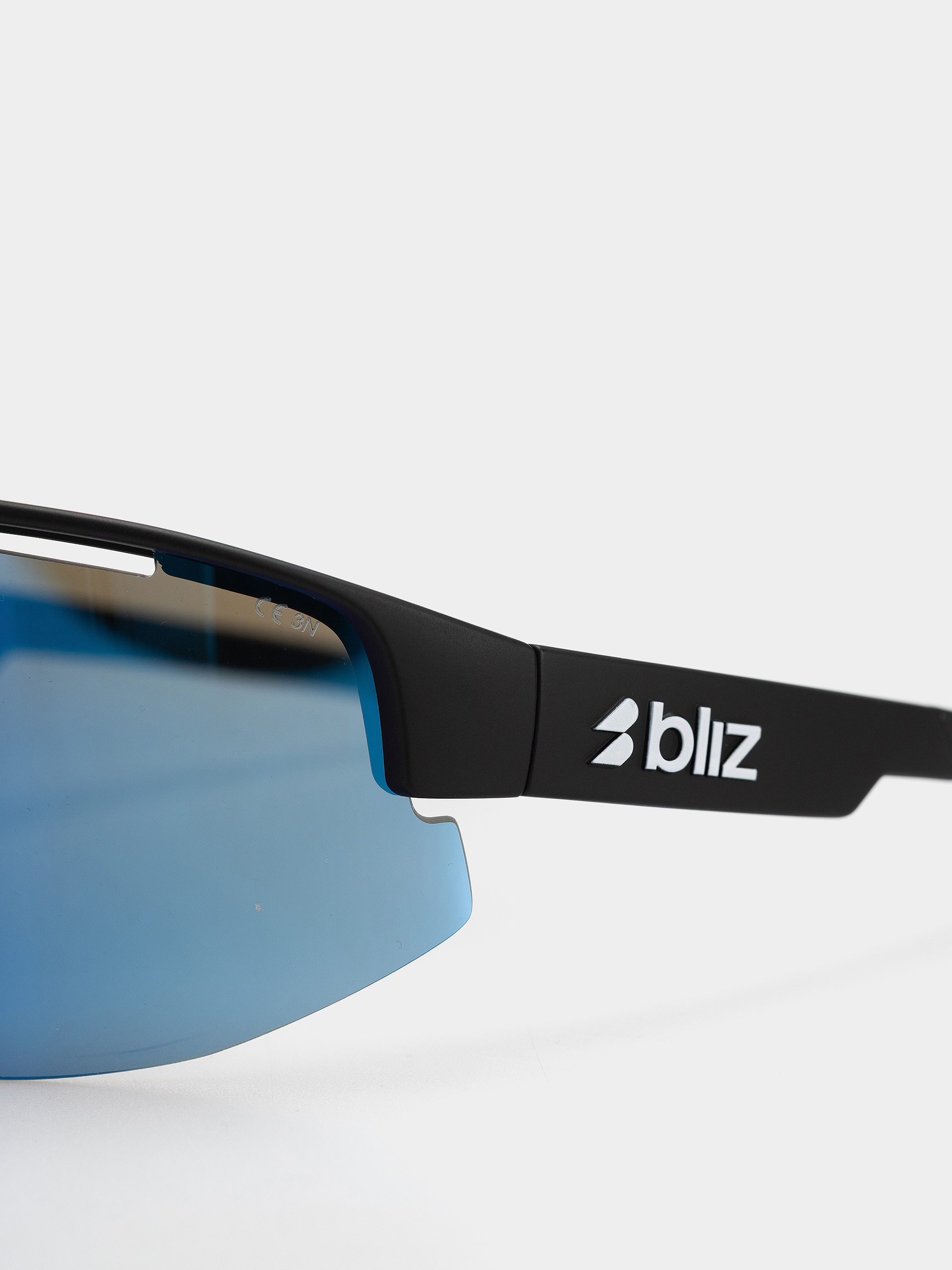 Okulary przeciwsłoneczne Bliz Matrix (matte black/smoke w blue multi)