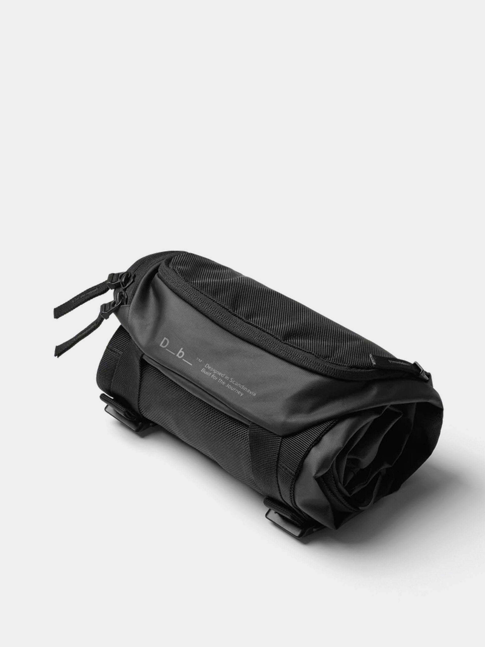 Plecak Db Skate Carrier 32L (black out)