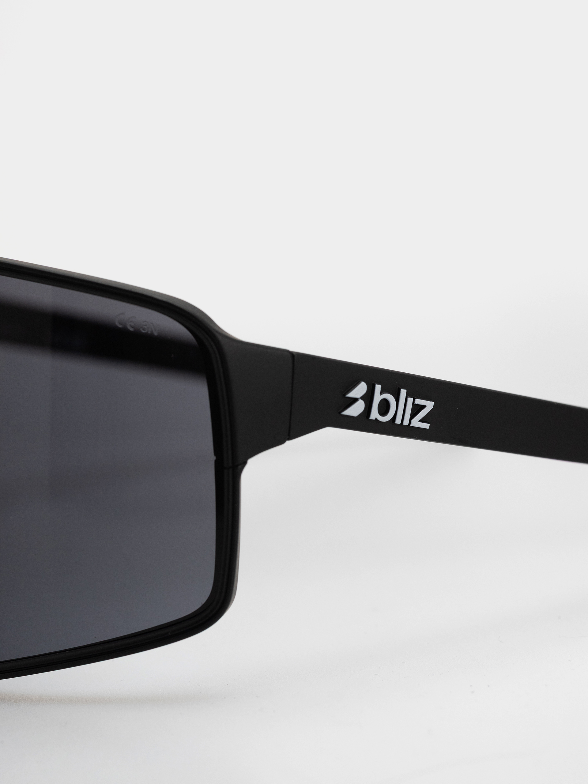 Okulary przeciwsłoneczne Bliz P001 (matt black/smoke)