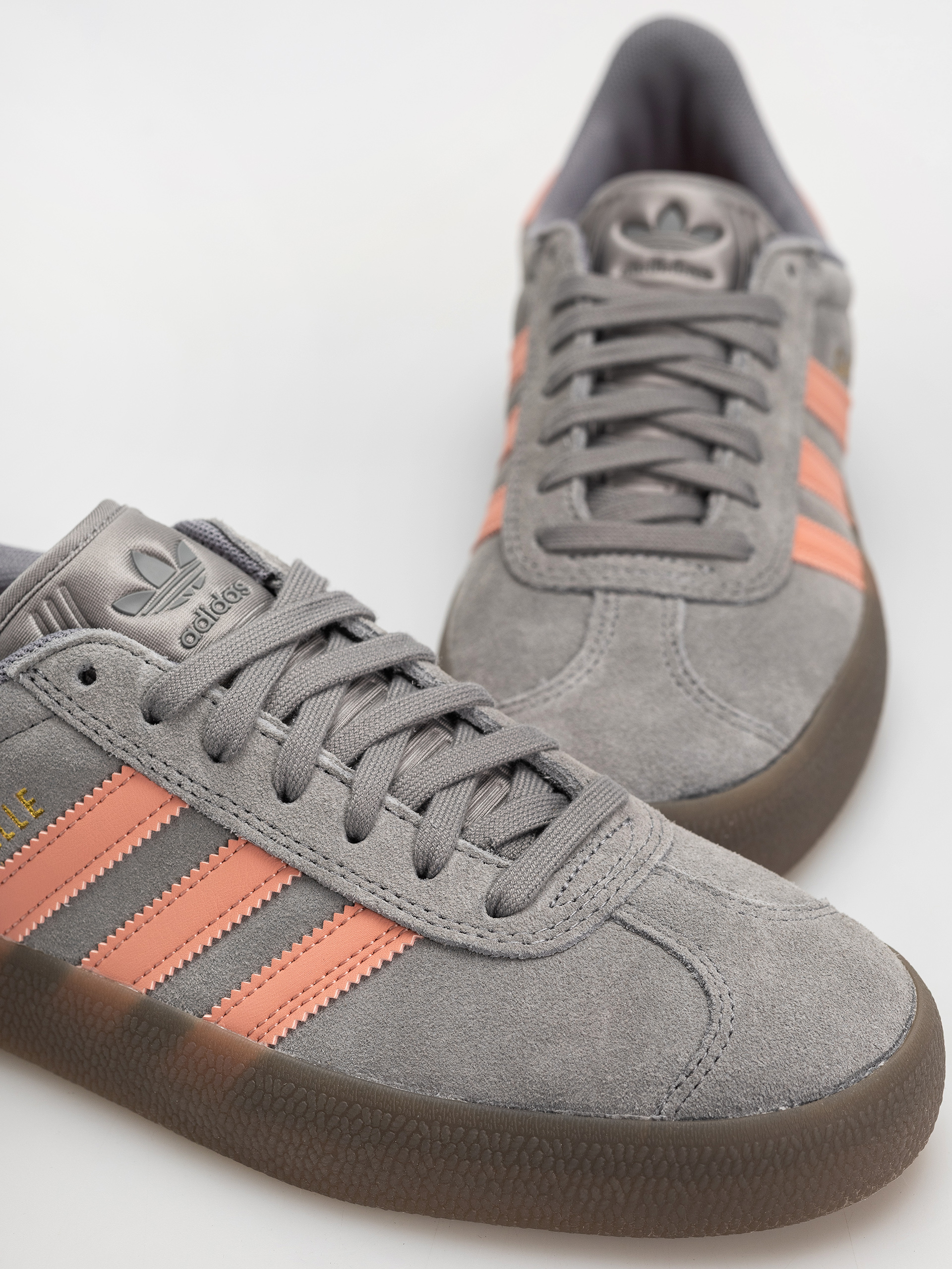 Buty adidas Gazelle Adv (grethr/woncla/gum5)