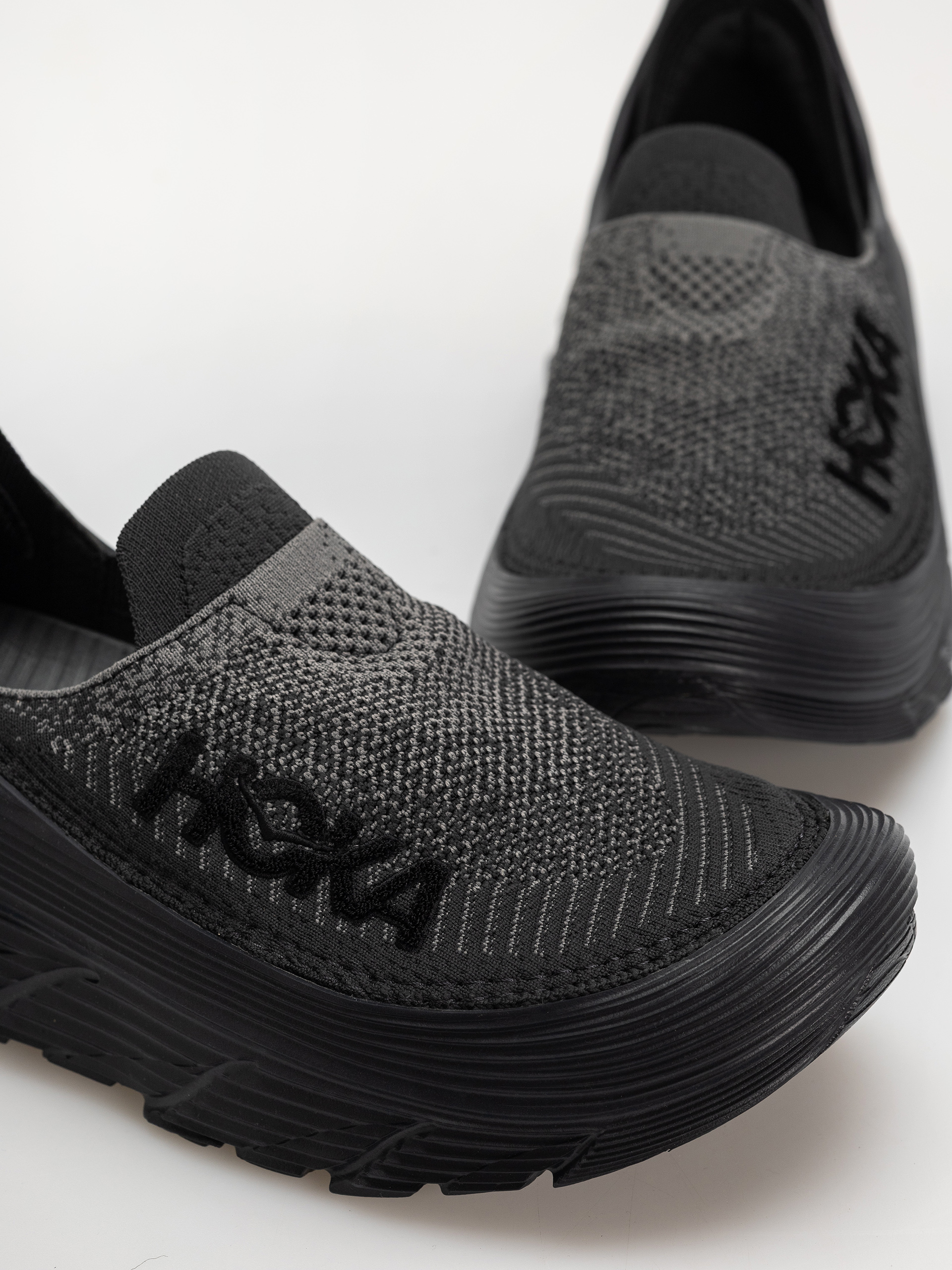 Buty Hoka Restore TC (black/black)