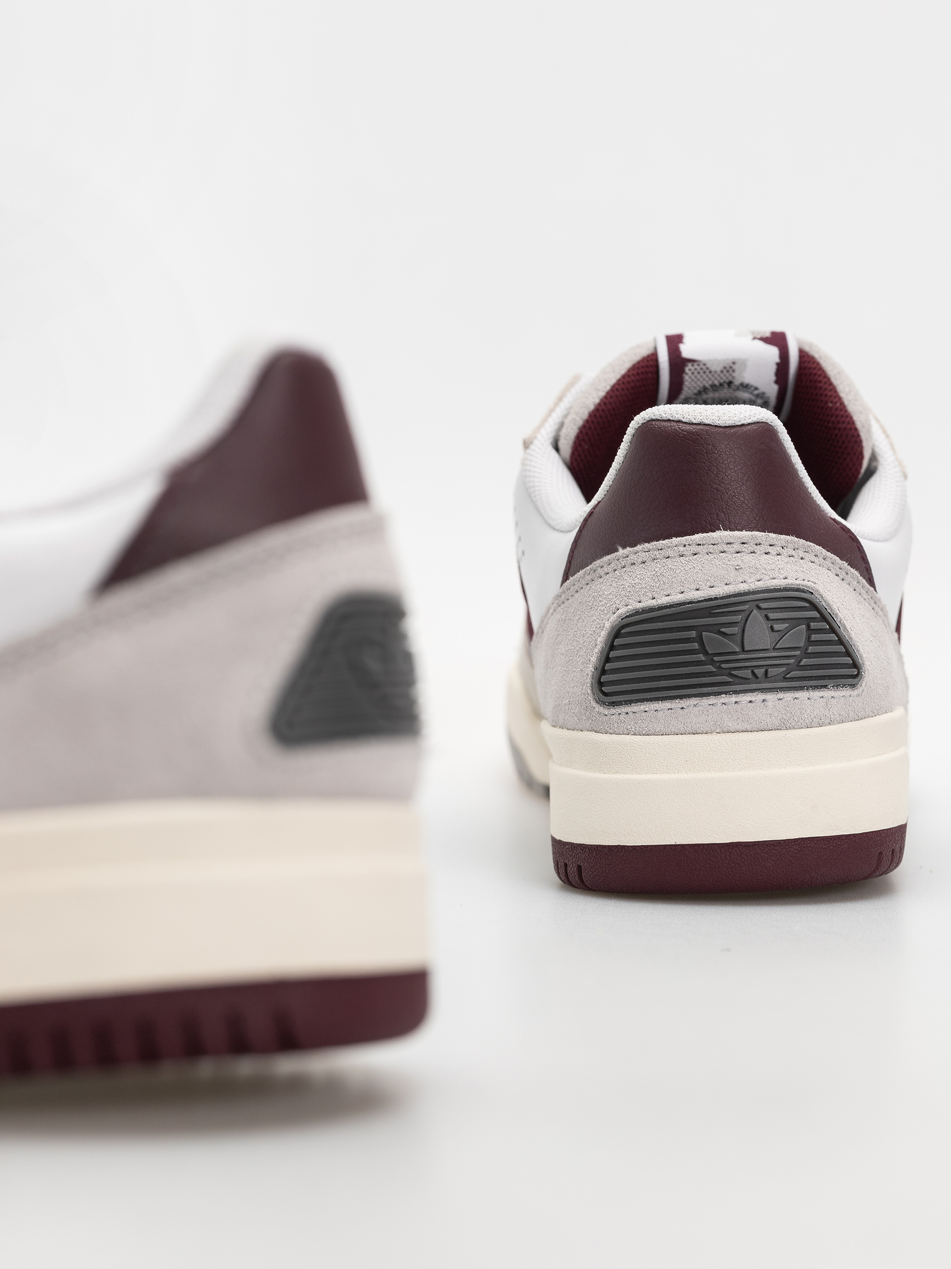 Buty adidas Tekkira Cup (ftwwht/maroon/clesky)