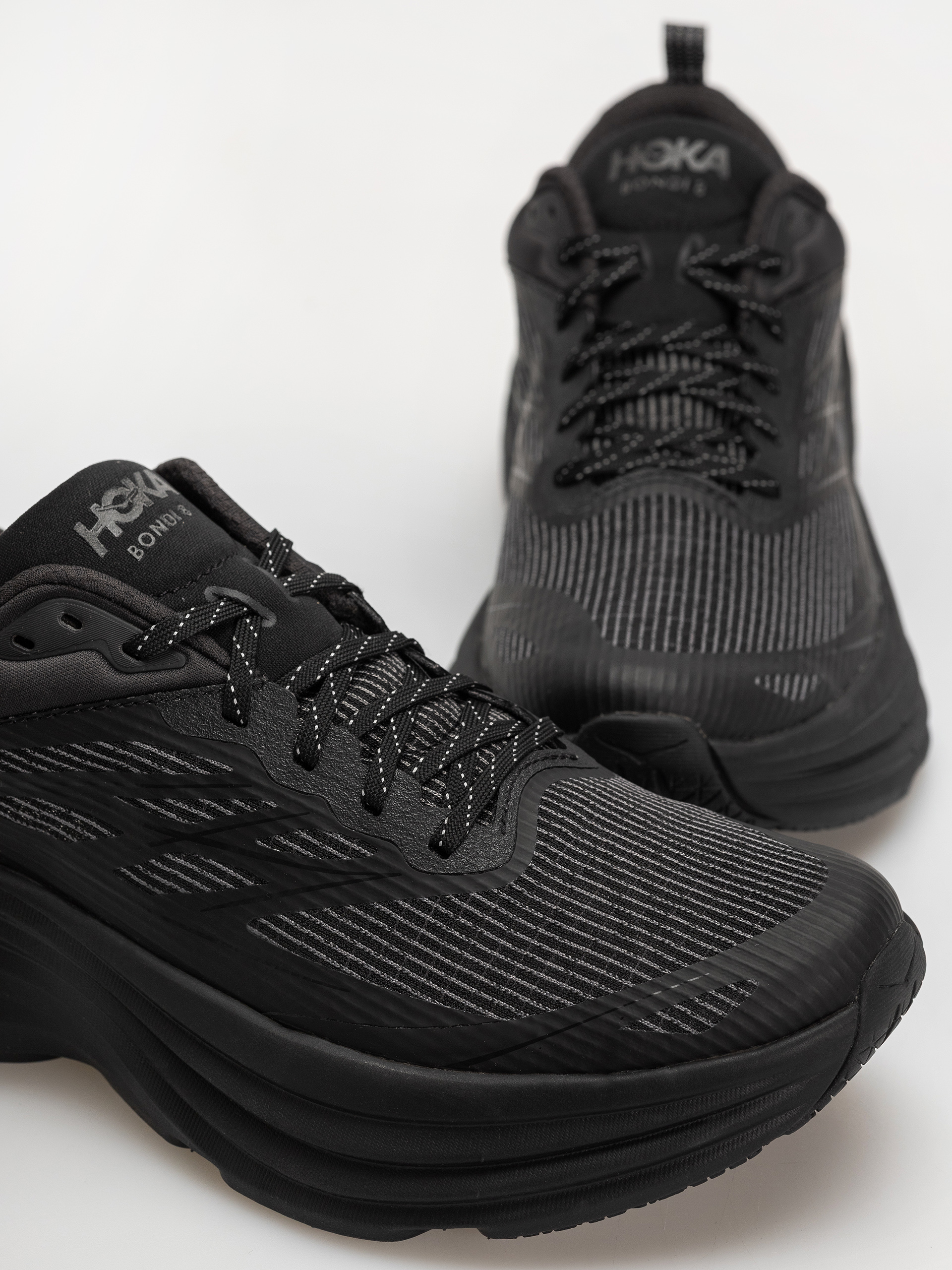 Buty Hoka Bondi 8 TS Caged (black/black)