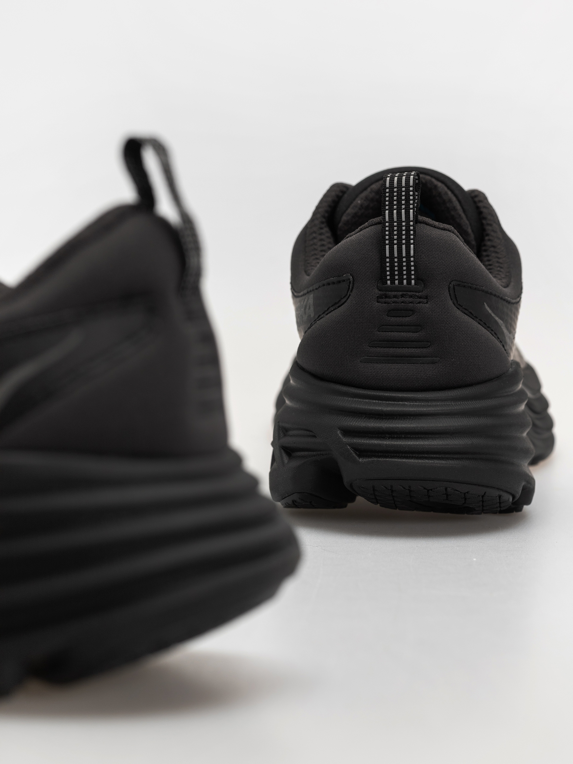 Buty Hoka Bondi 8 TS Caged (black/black)