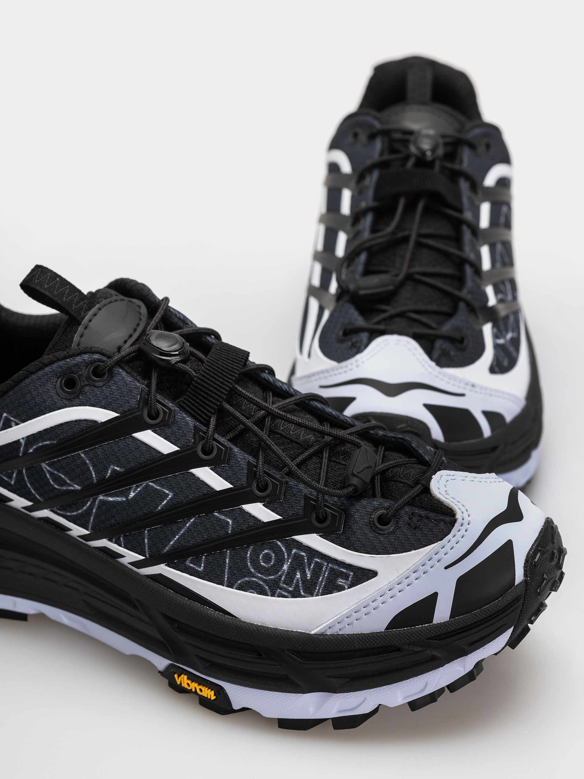Buty Hoka Mafate Three2 Wordmark (carbon black/ambient blue)