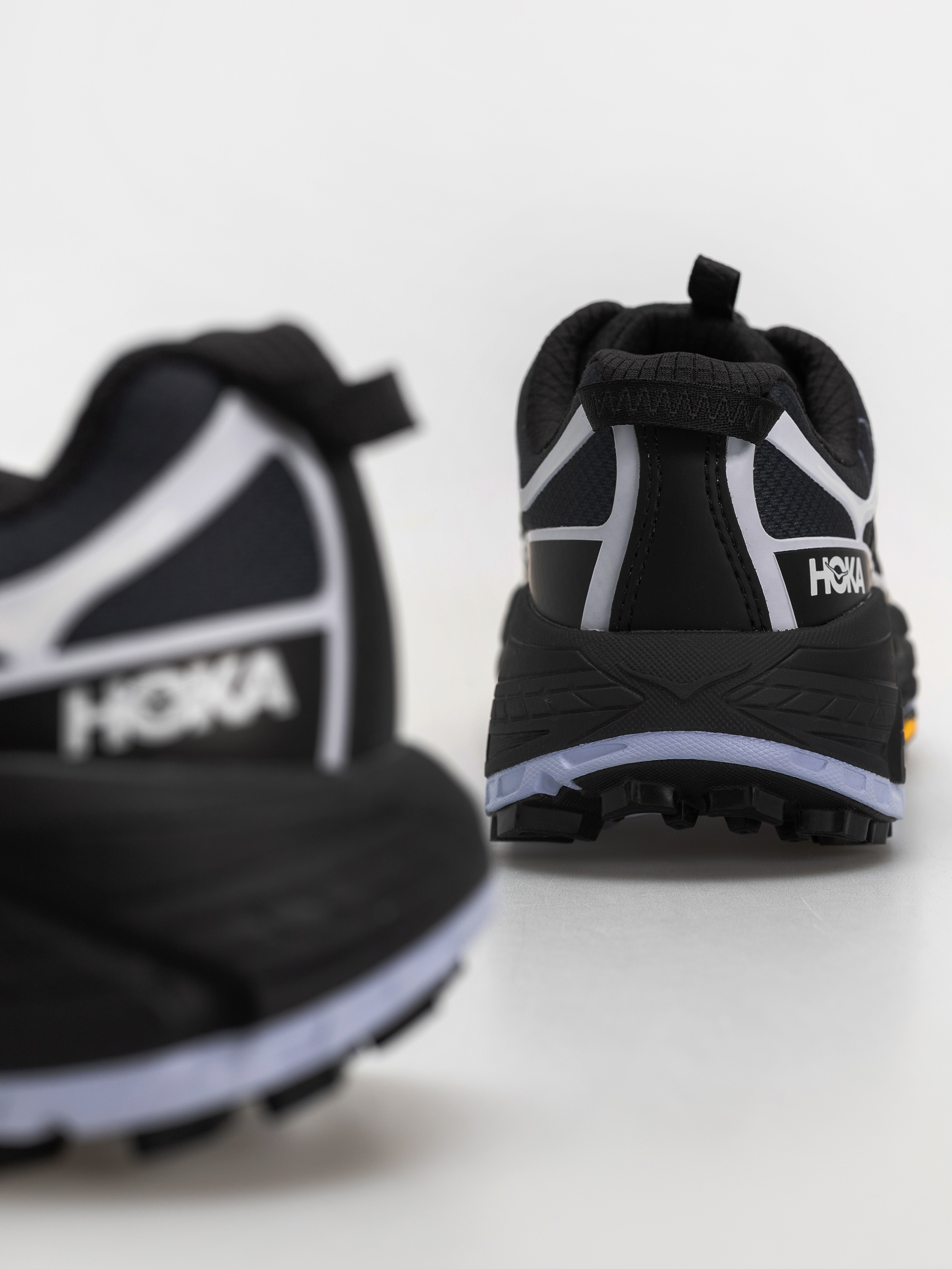 Buty Hoka Mafate Three2 Wordmark (carbon black/ambient blue)