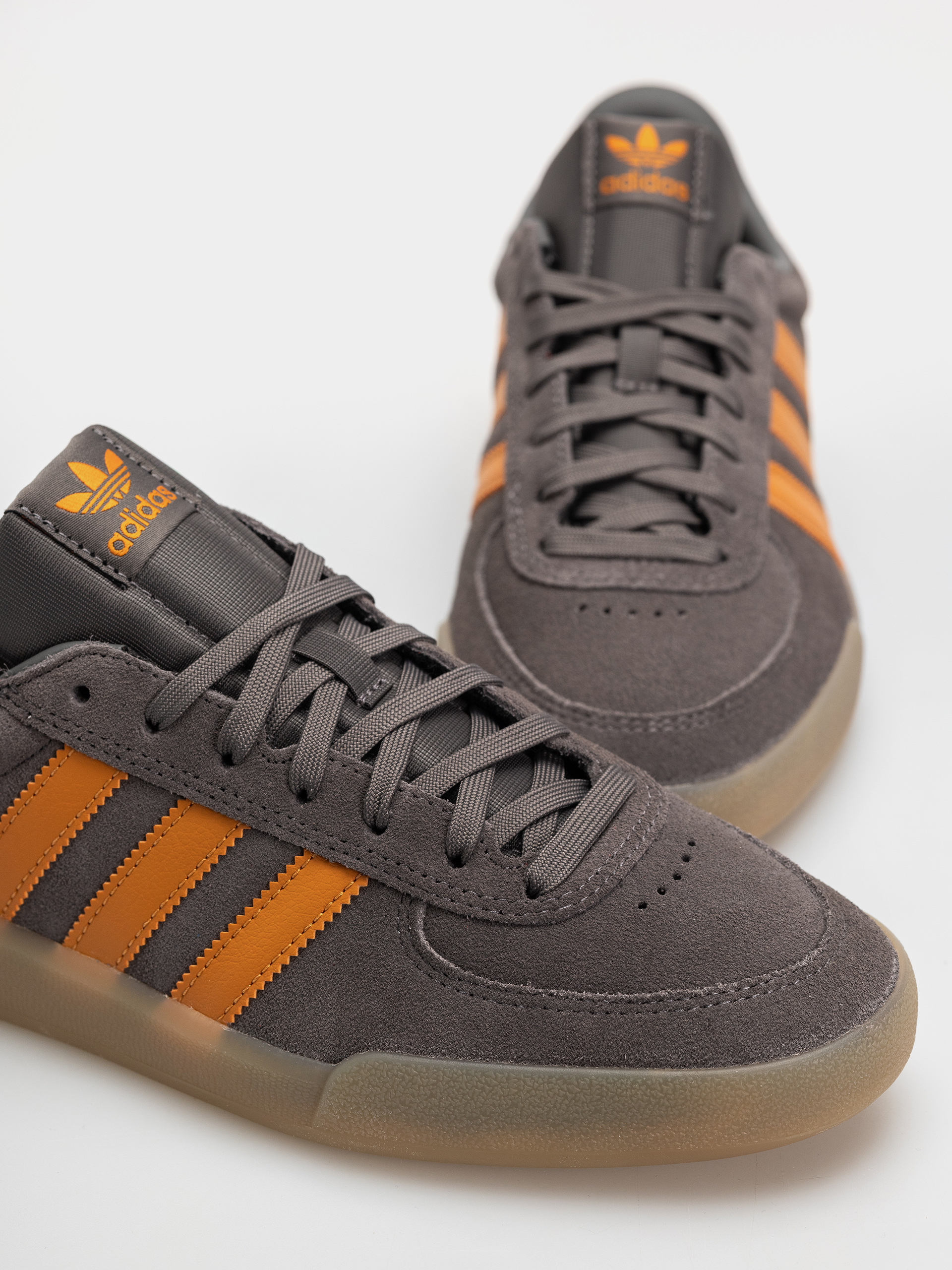 Buty adidas Glenburn (chacoa/rusora/gum4)