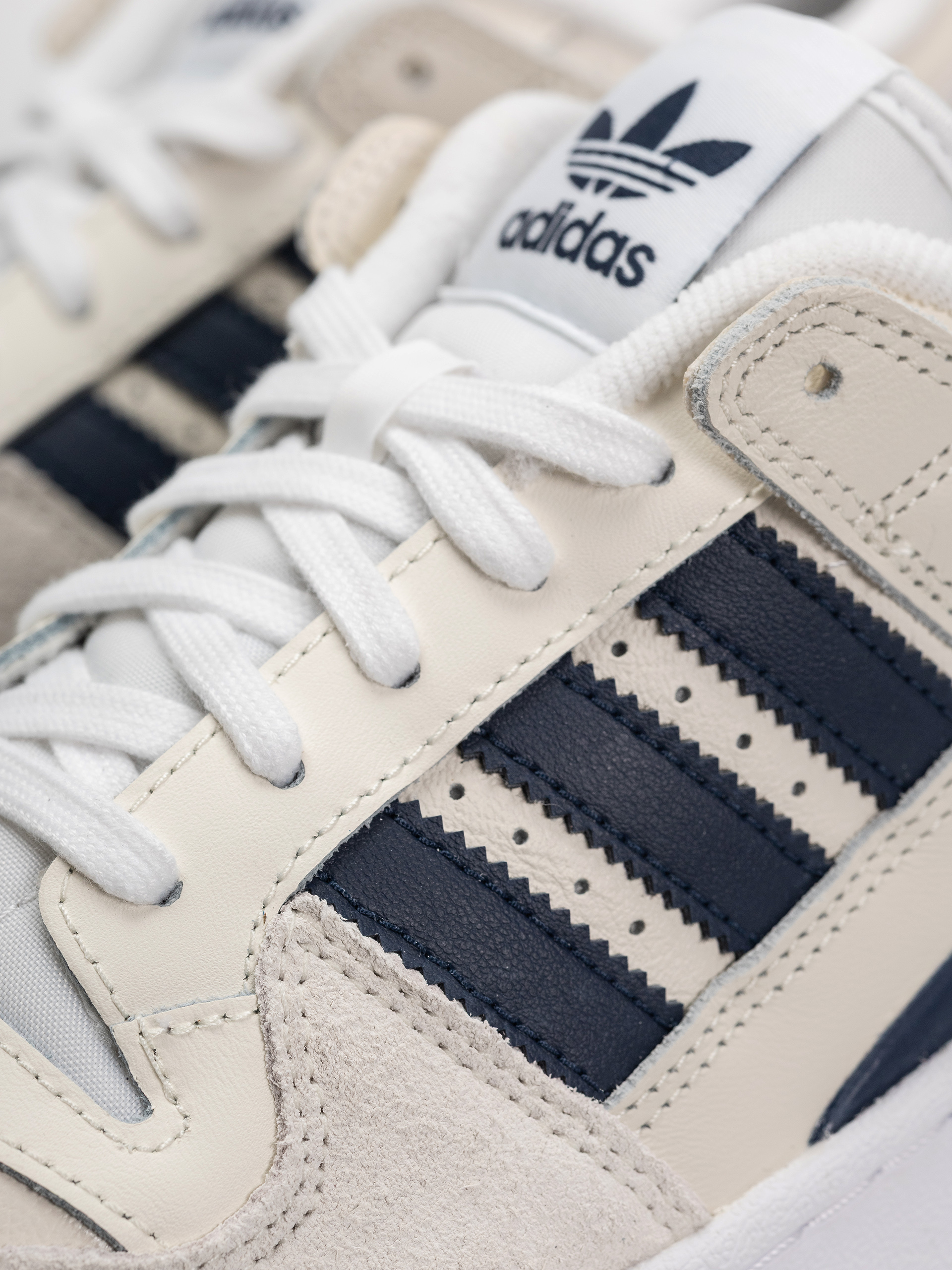 Buty adidas Forum 84 Low Adv (cwhite/conavy/ftwwht)