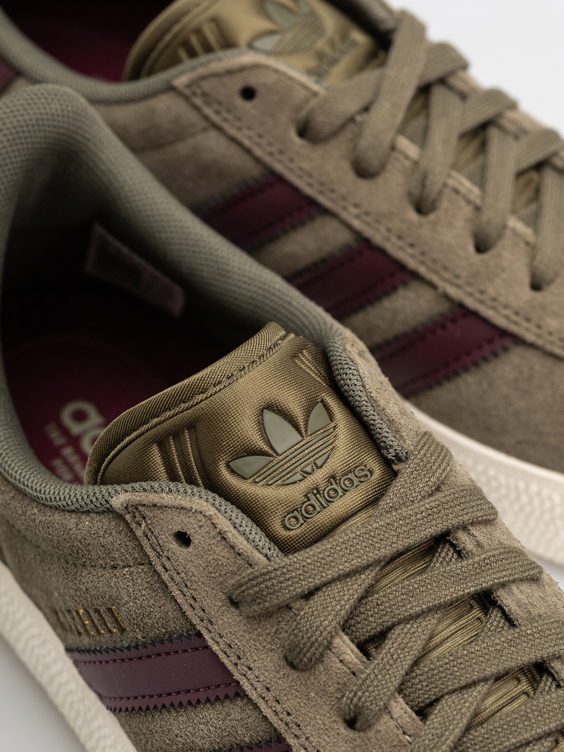 Buty adidas Gazelle Adv (olistr/maroon/cwhite)