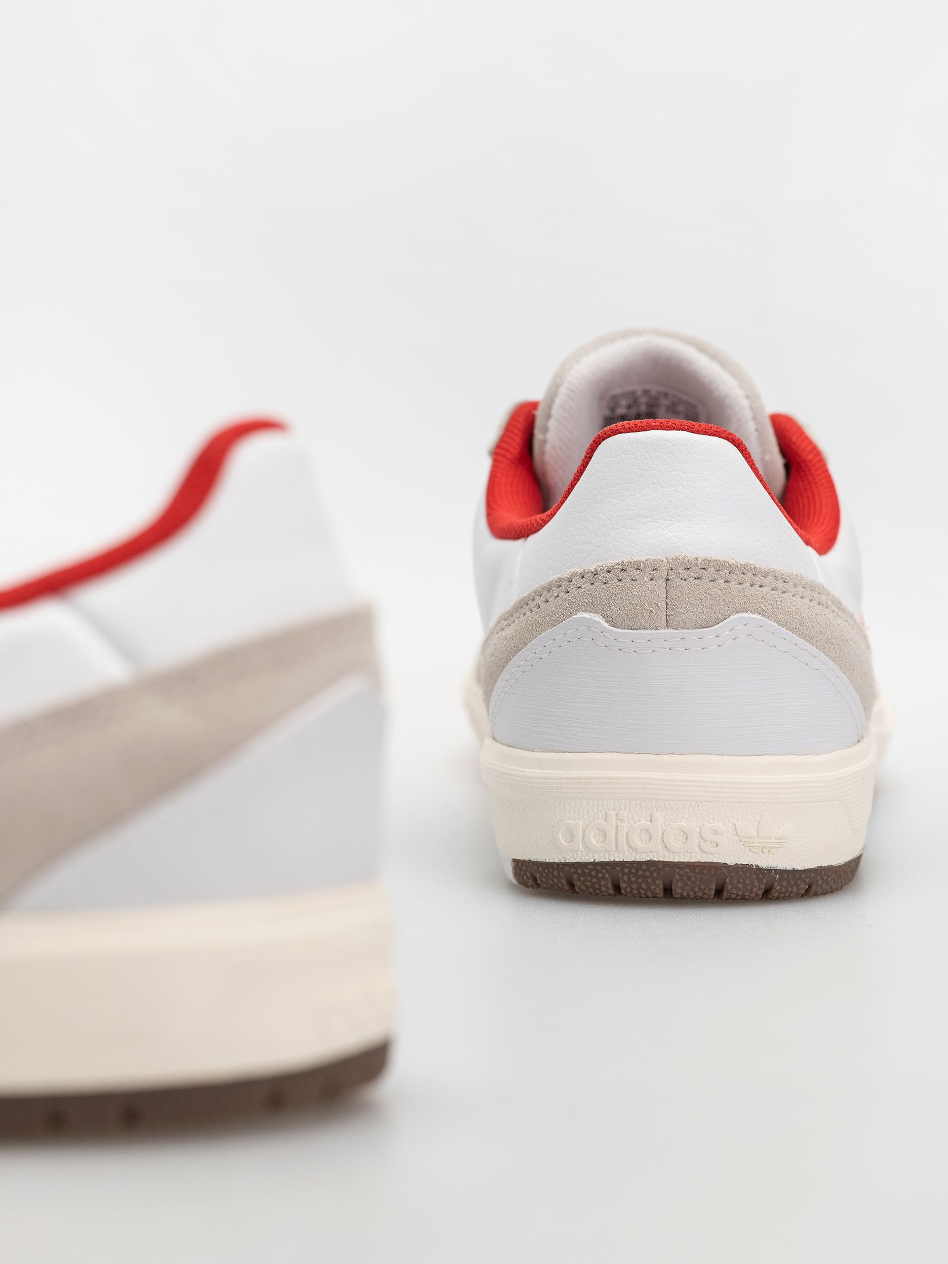 Buty adidas Tyshawn II (ftwwht/betsca/cwhite)