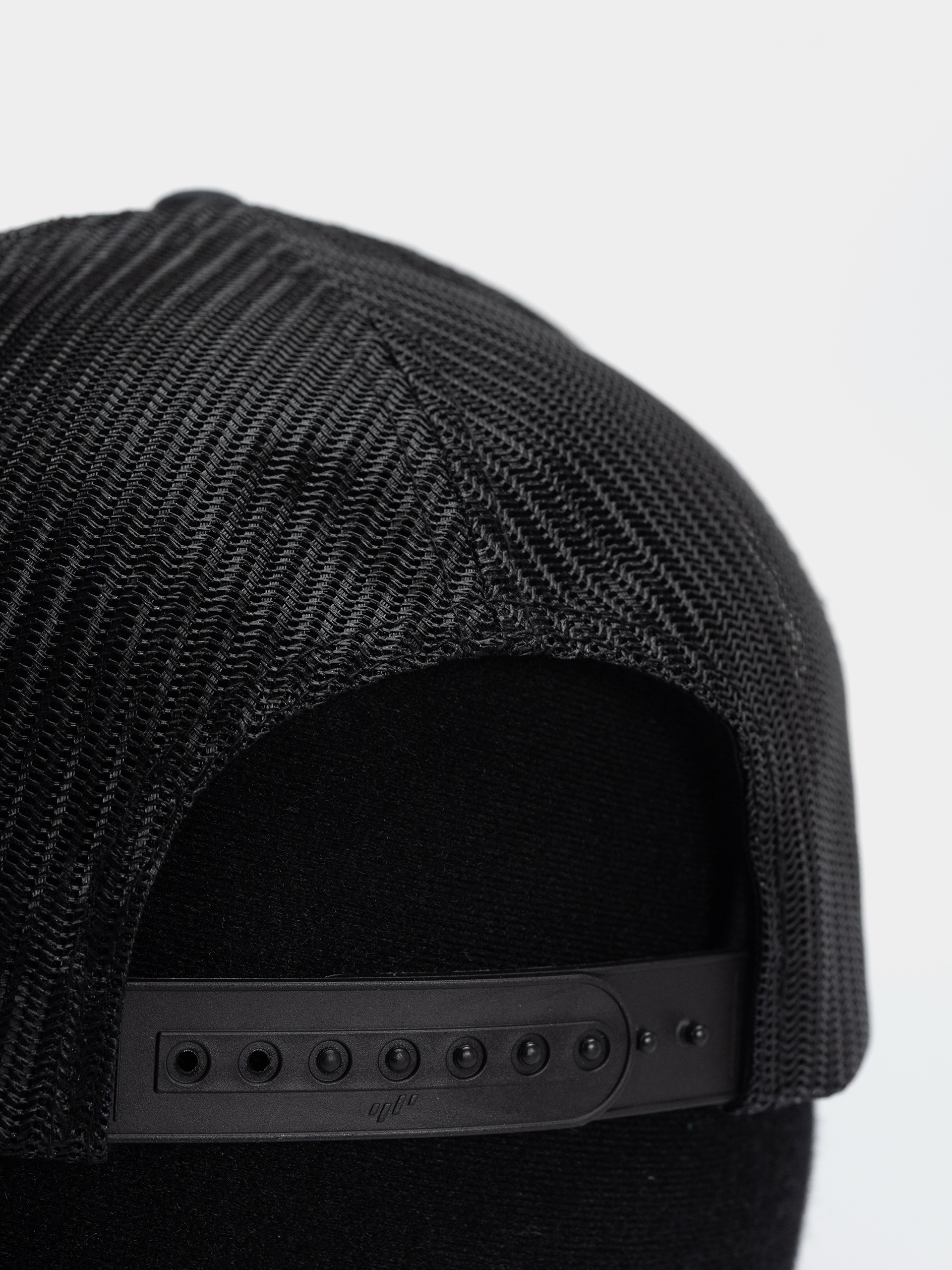 Czapka z daszkiem Columbia Mesh Snap Back (black)