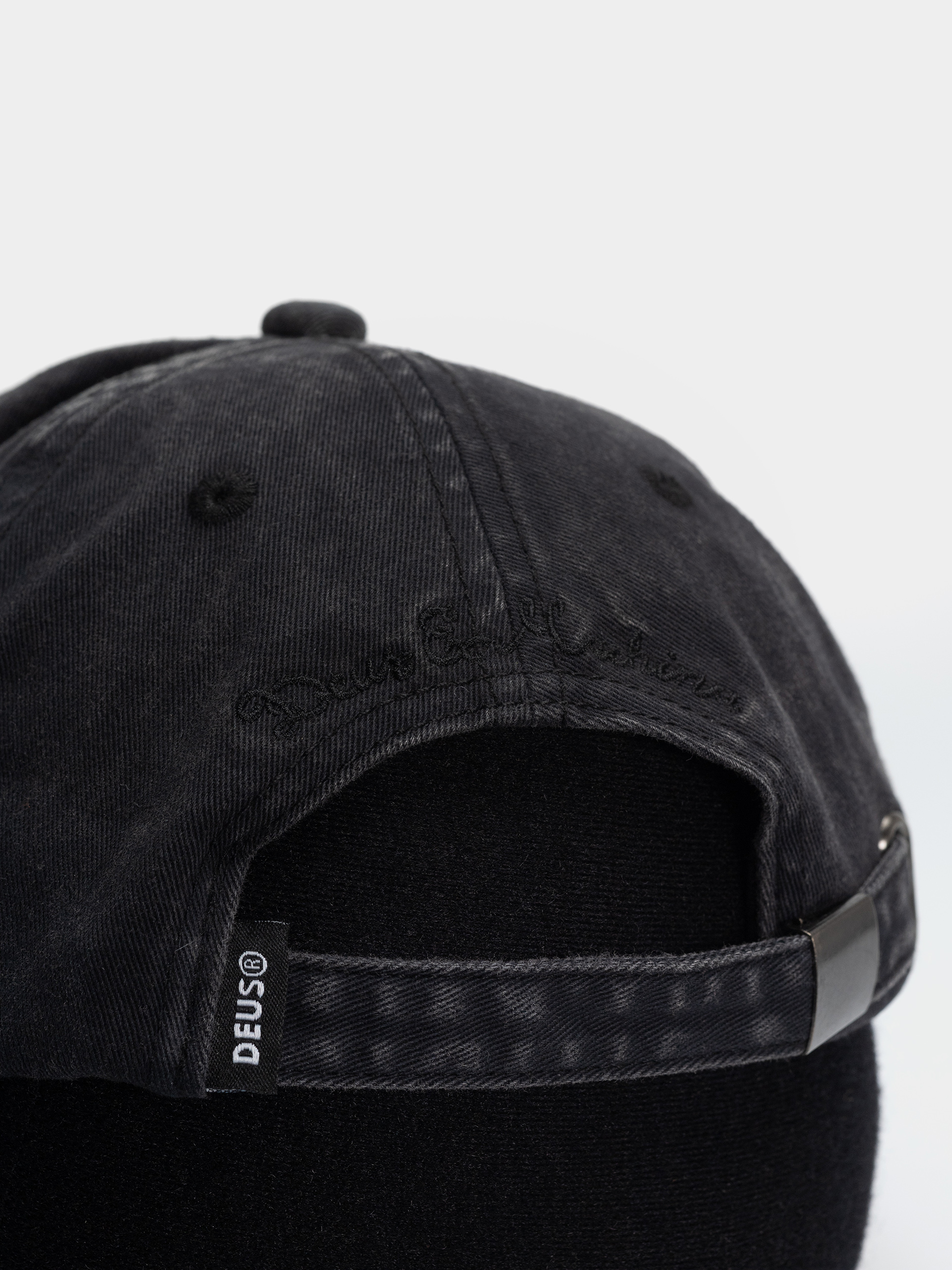 Czapka z daszkiem Deus Ex Machina Shield Garment Dyed Dad (black)
