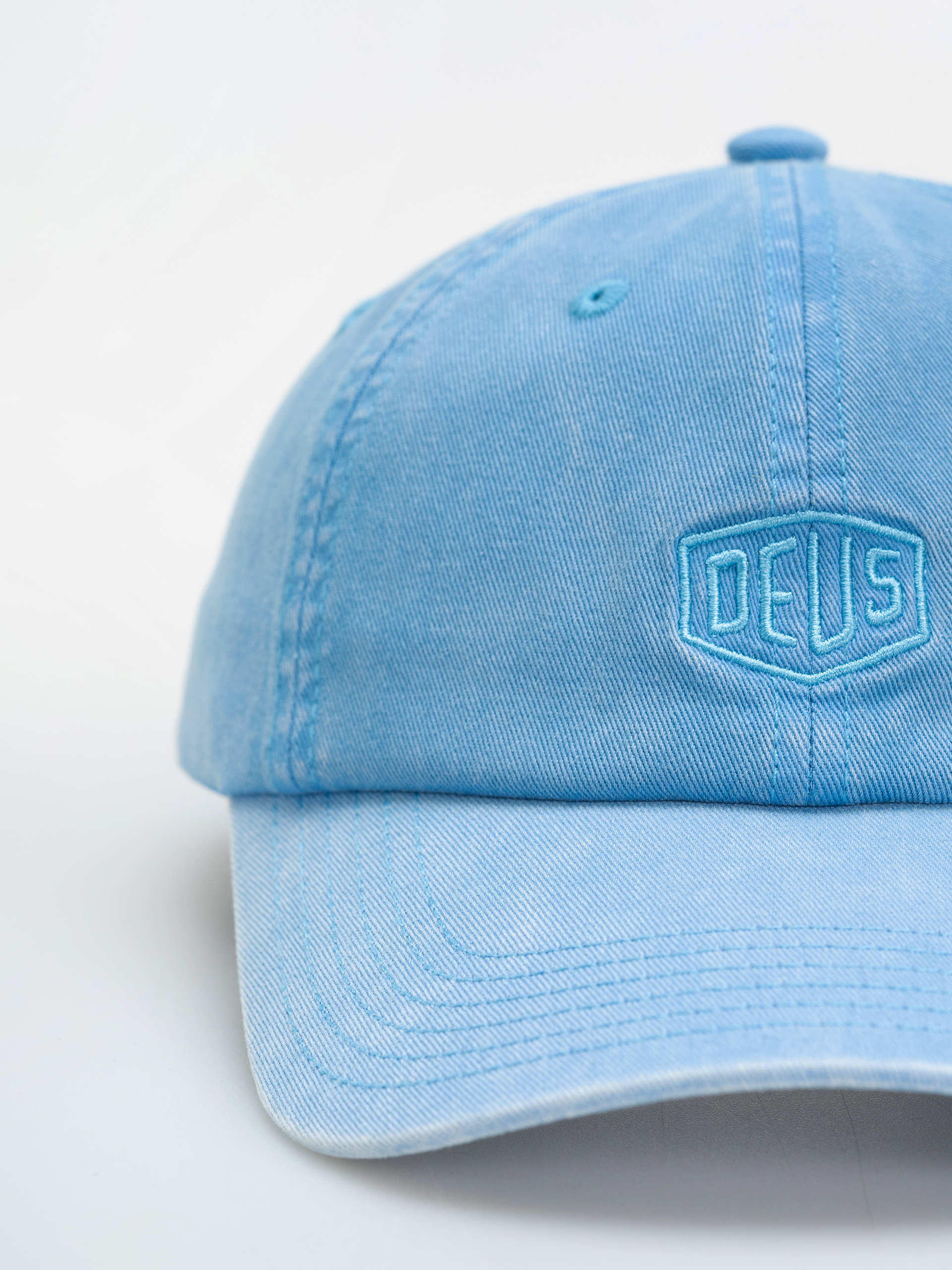 Czapka z daszkiem Deus Ex Machina Shield Garment Dyed Dad (bonnie blue)