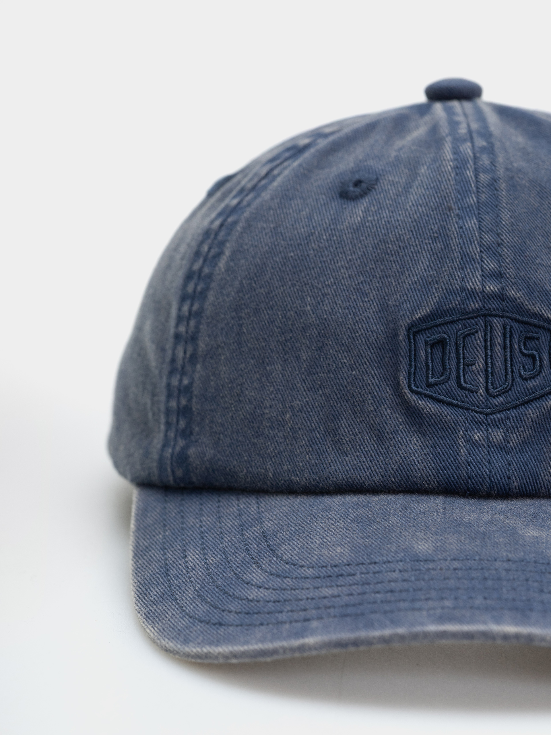 Czapka z daszkiem Deus Ex Machina Shield Garment Dyed Dad (mechanic blue)