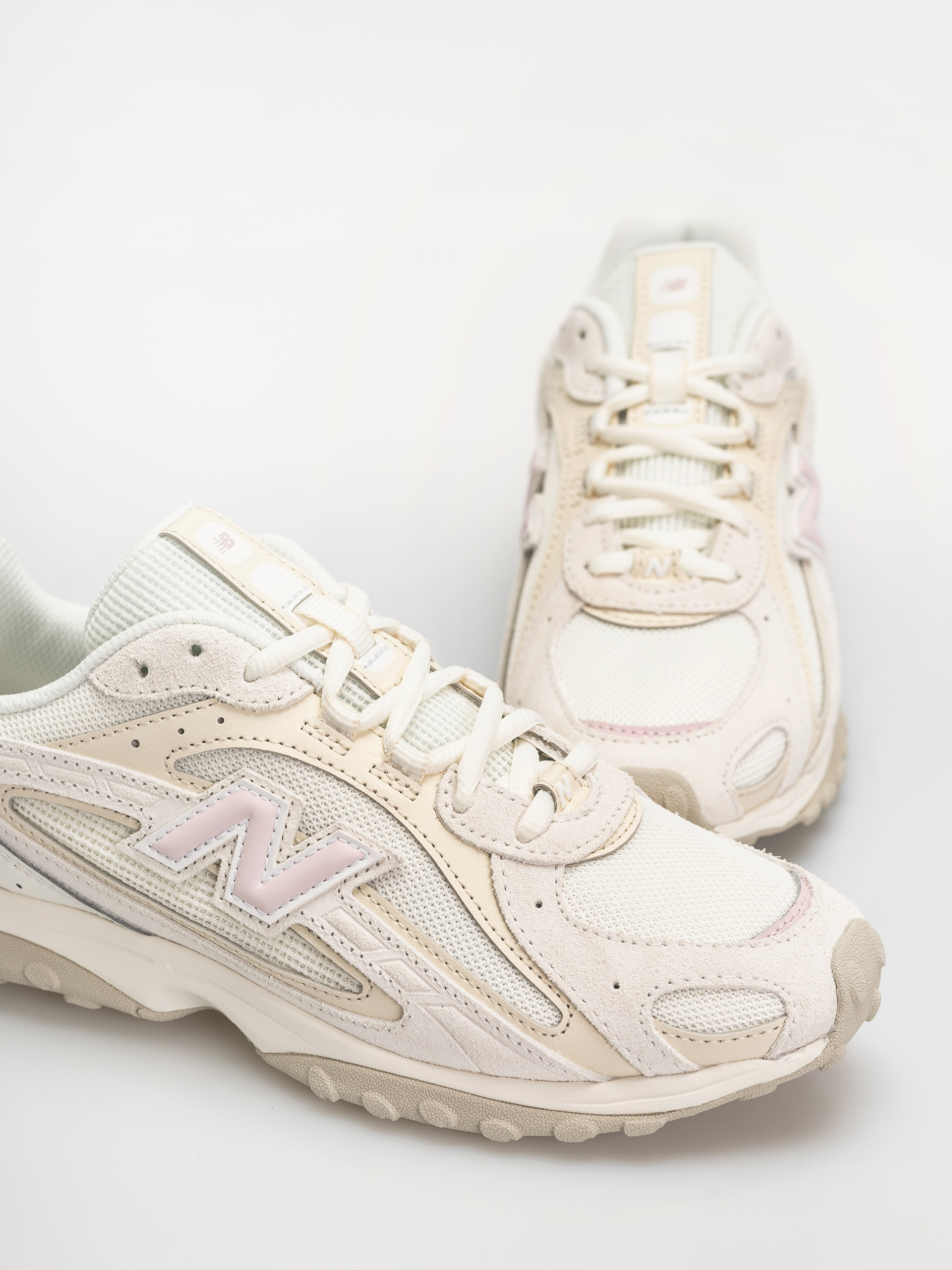 Buty New Balance 204 (sea salt/stone pink)