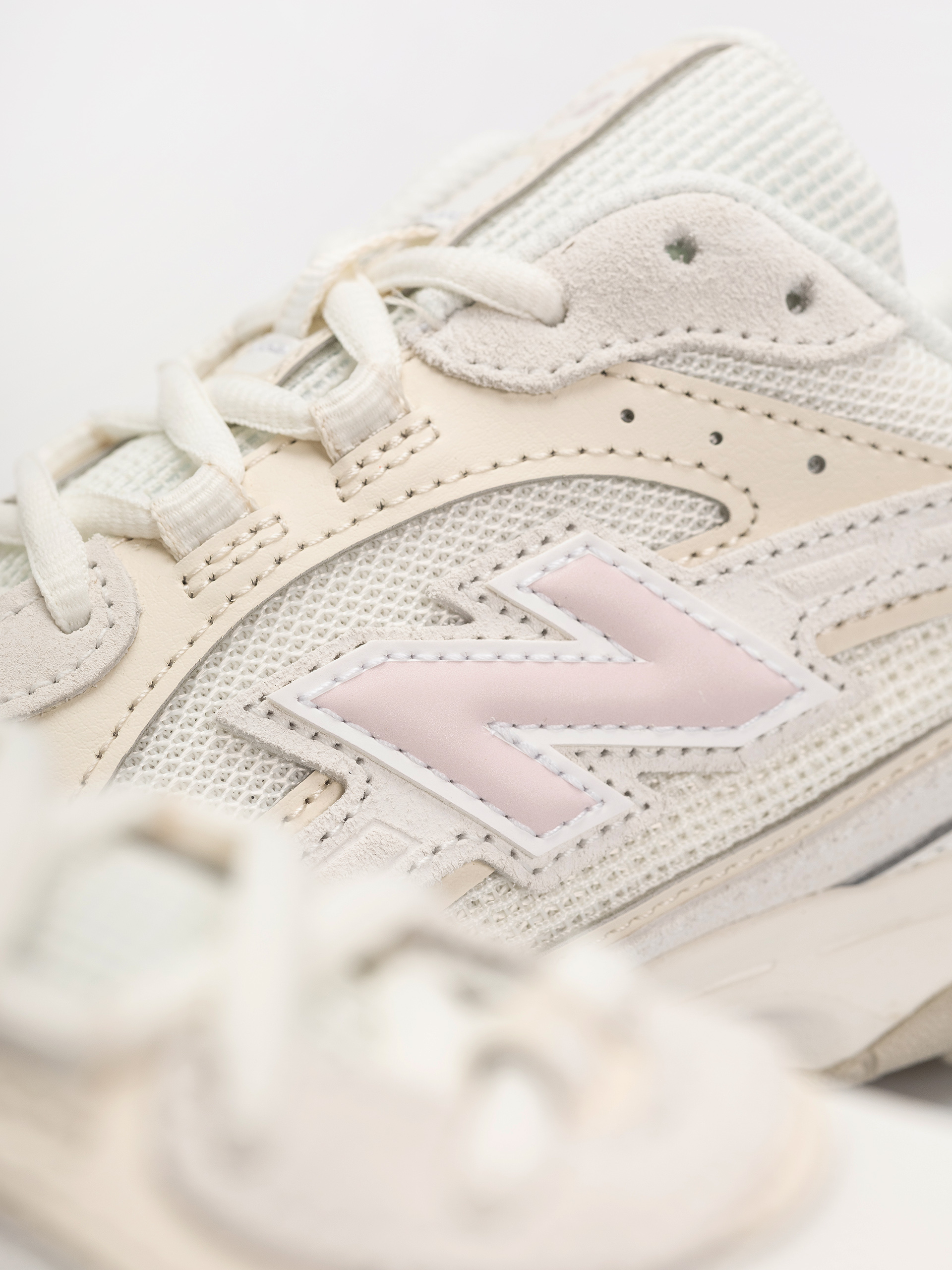 Buty New Balance 204 (sea salt/stone pink)