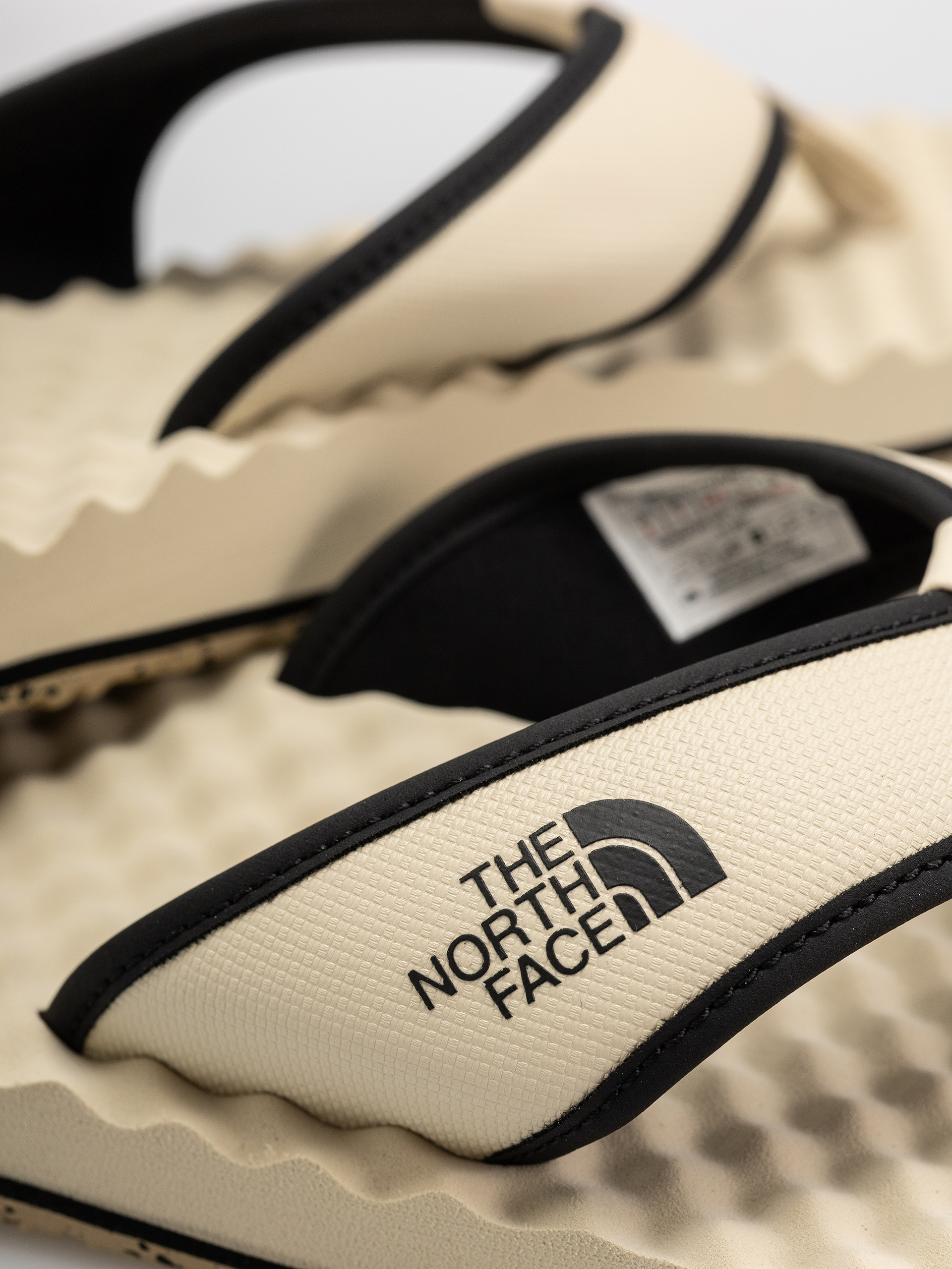 Klapki The North Face Base Camp Flip Flop II (desert stone/tn)