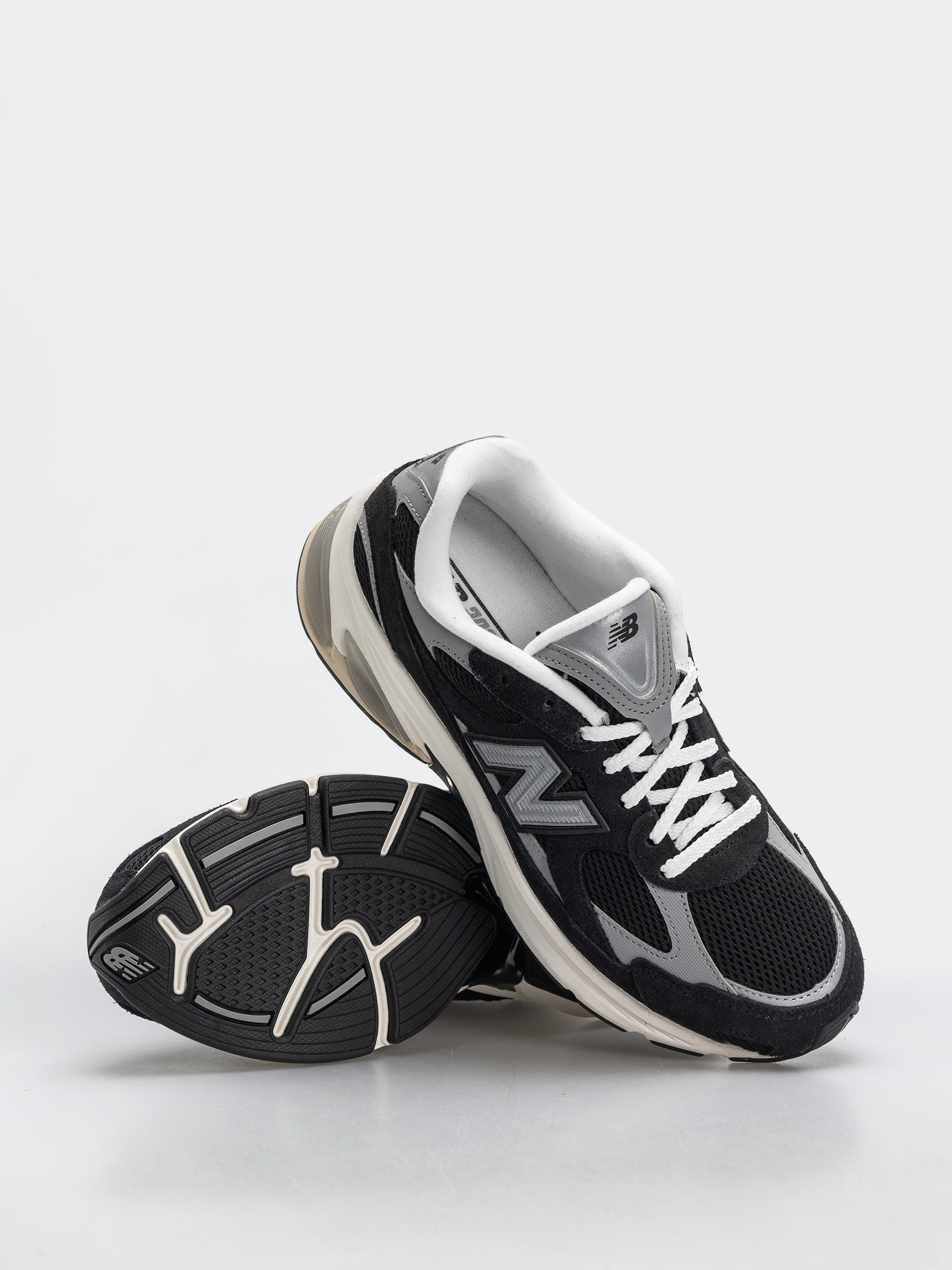 Buty New Balance 2010 (black/shadow grey/sea salt)