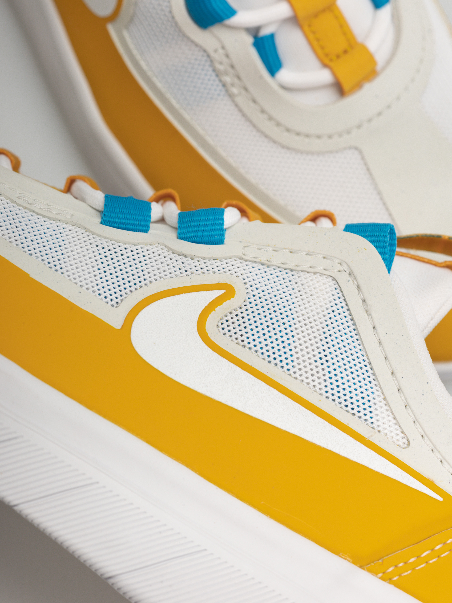 Buty Nike SB Nyjah Free 2 (dark sulfur/white laser blue)