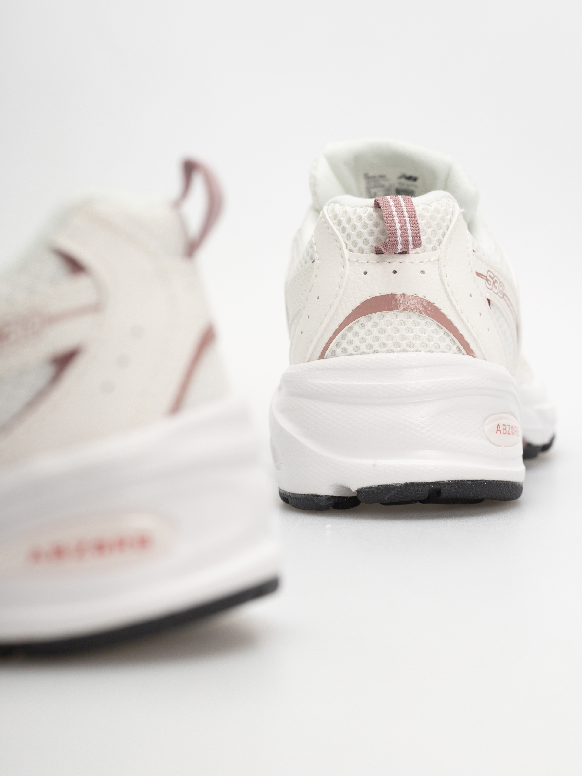 Buty New Balance 530 JR (sea salt/rosewood)