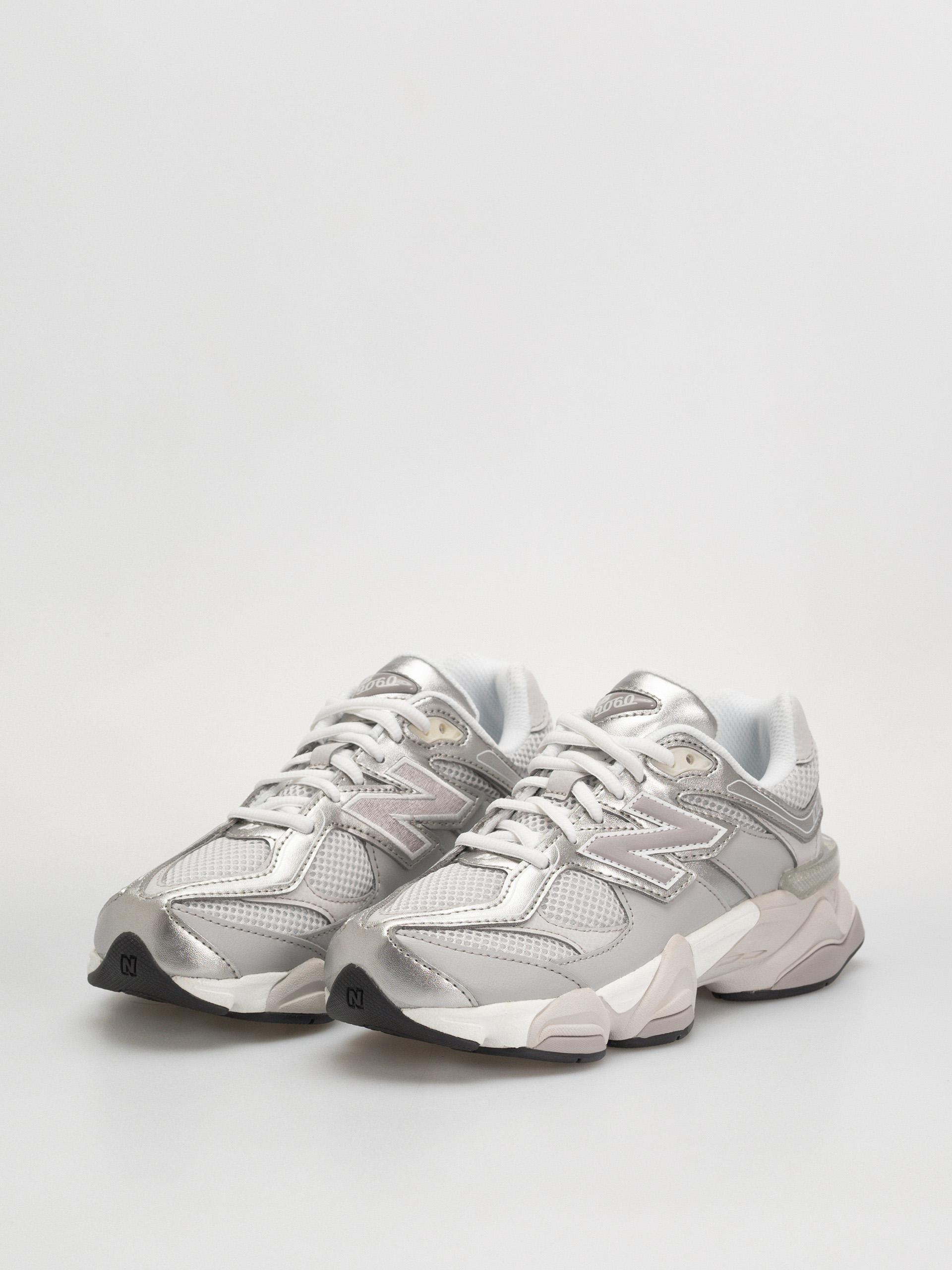 Buty New Balance 9060 JR (raincloud/truffle salt)