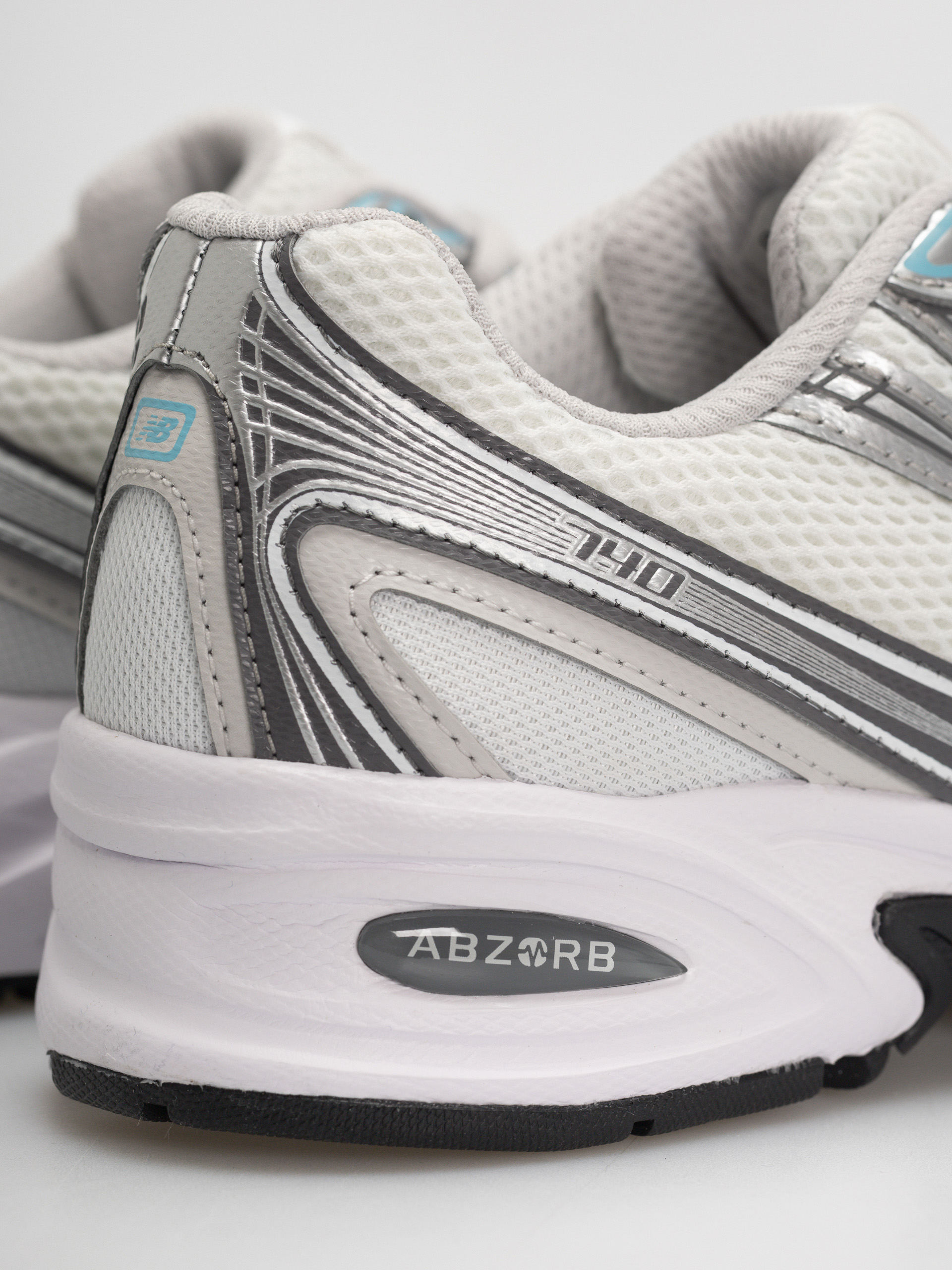 Buty New Balance 740 (103 white/castlerock)