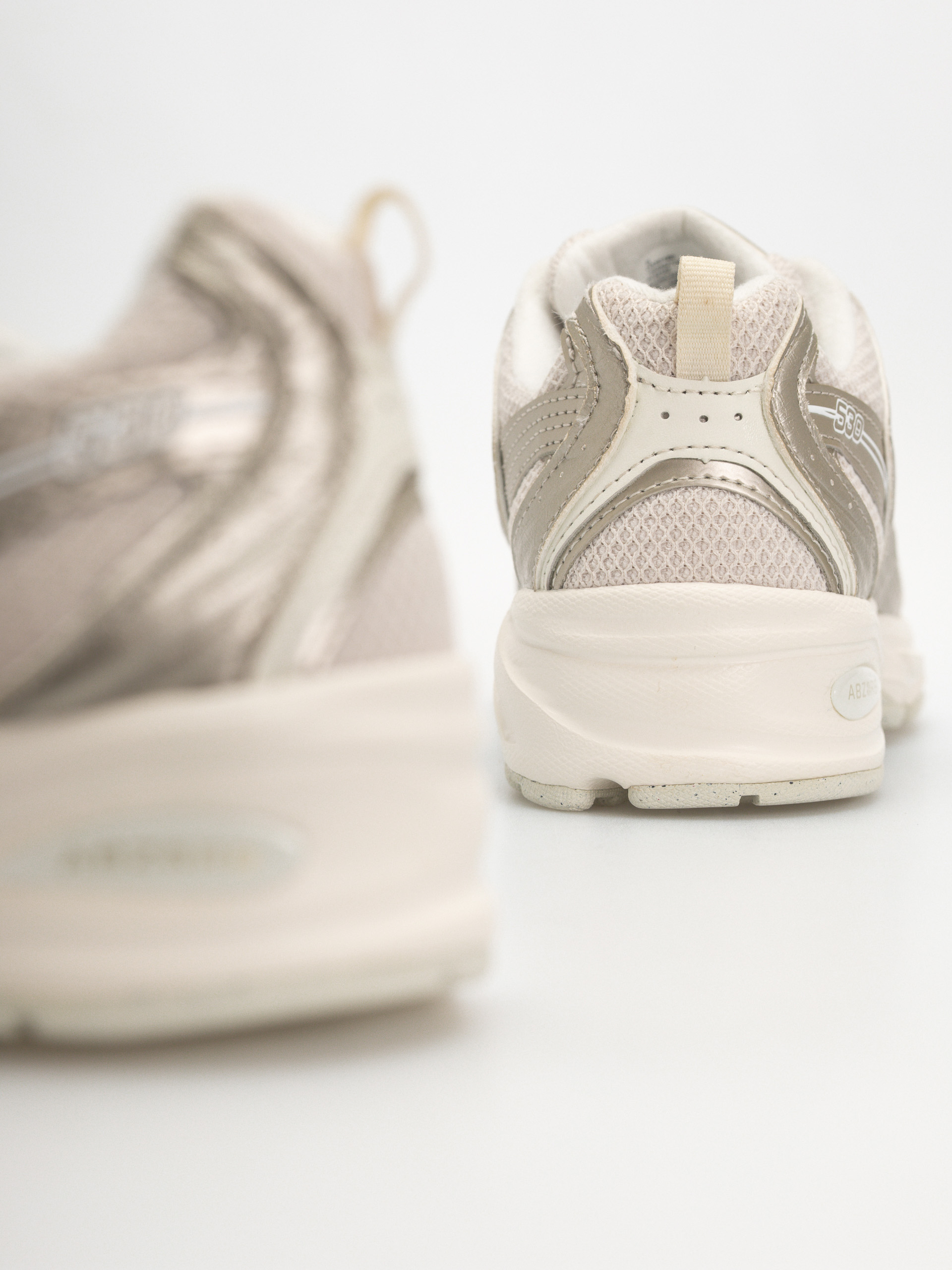 Buty New Balance 530 (gold metallic/linen)