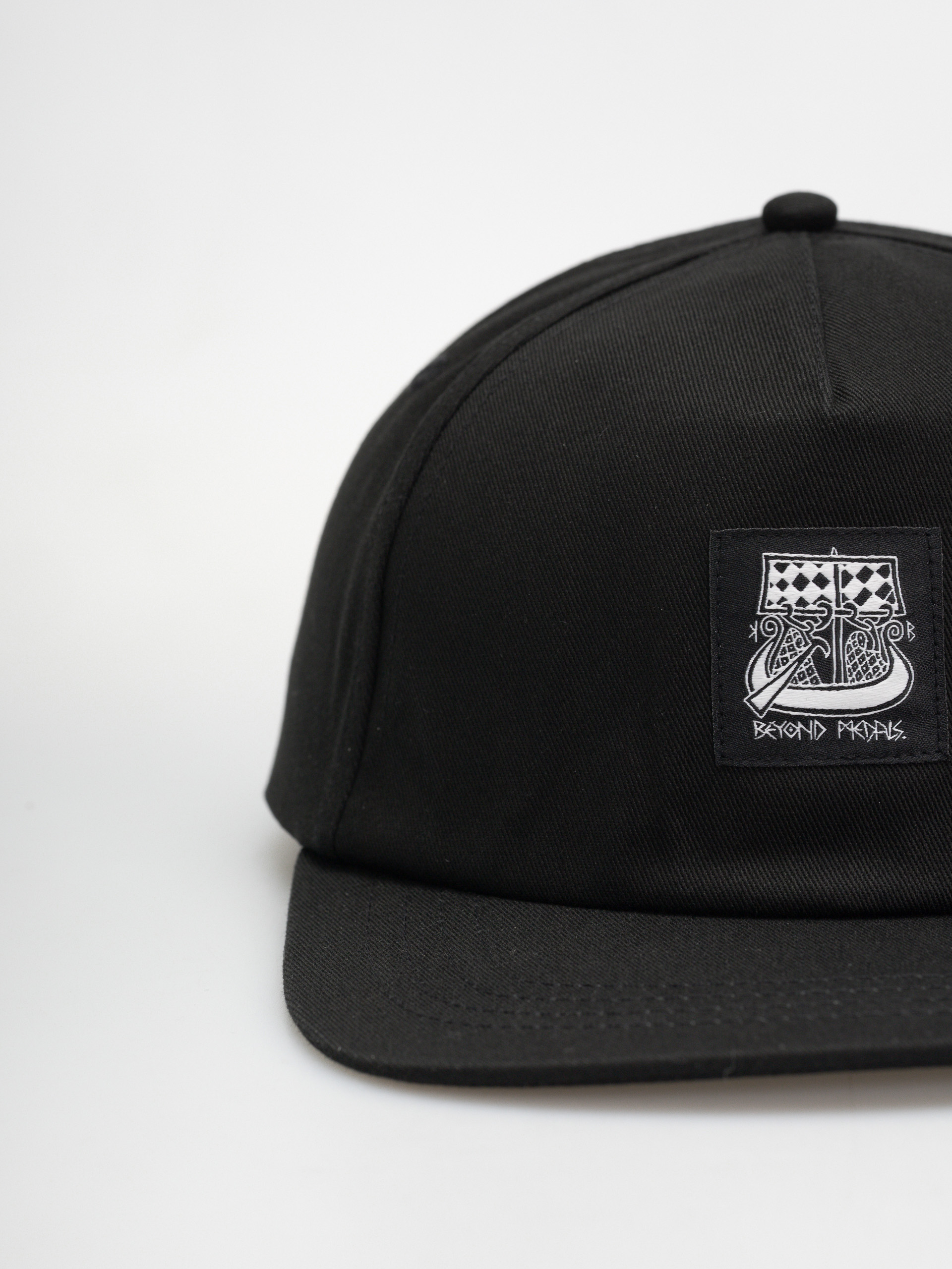 Czapka z daszkiem Beyond Medals Baekkel Unstructured (black)