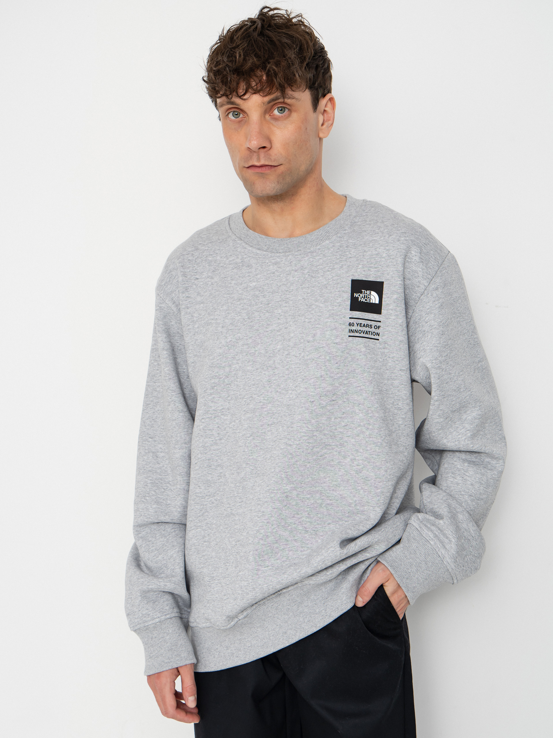 Bluza The North Face Tnf Celebration Relaxed Crew (tnflightgreyhtr)