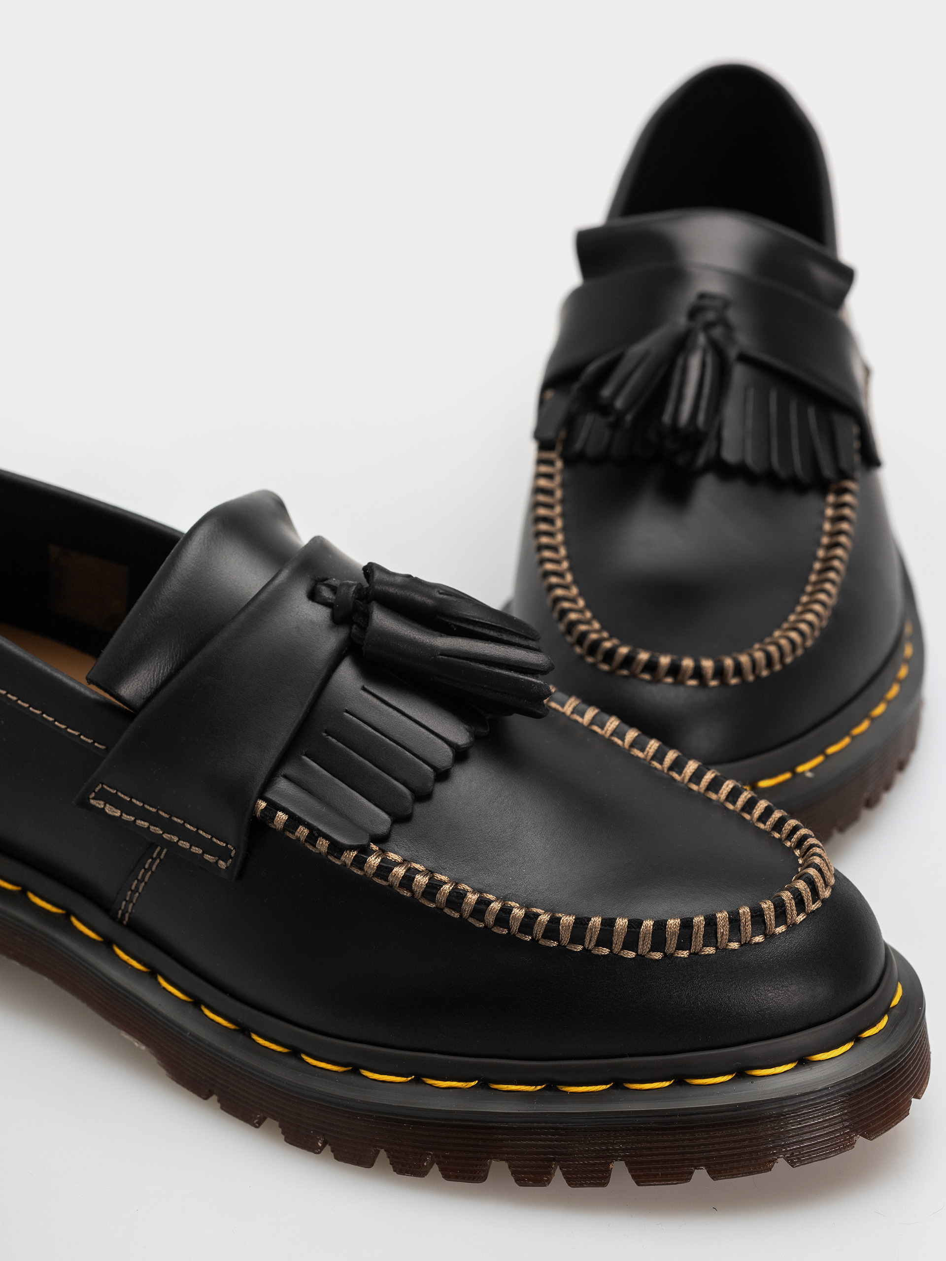 Buty Dr. Martens Adrian Ben Tassel Loafer (black orleans)