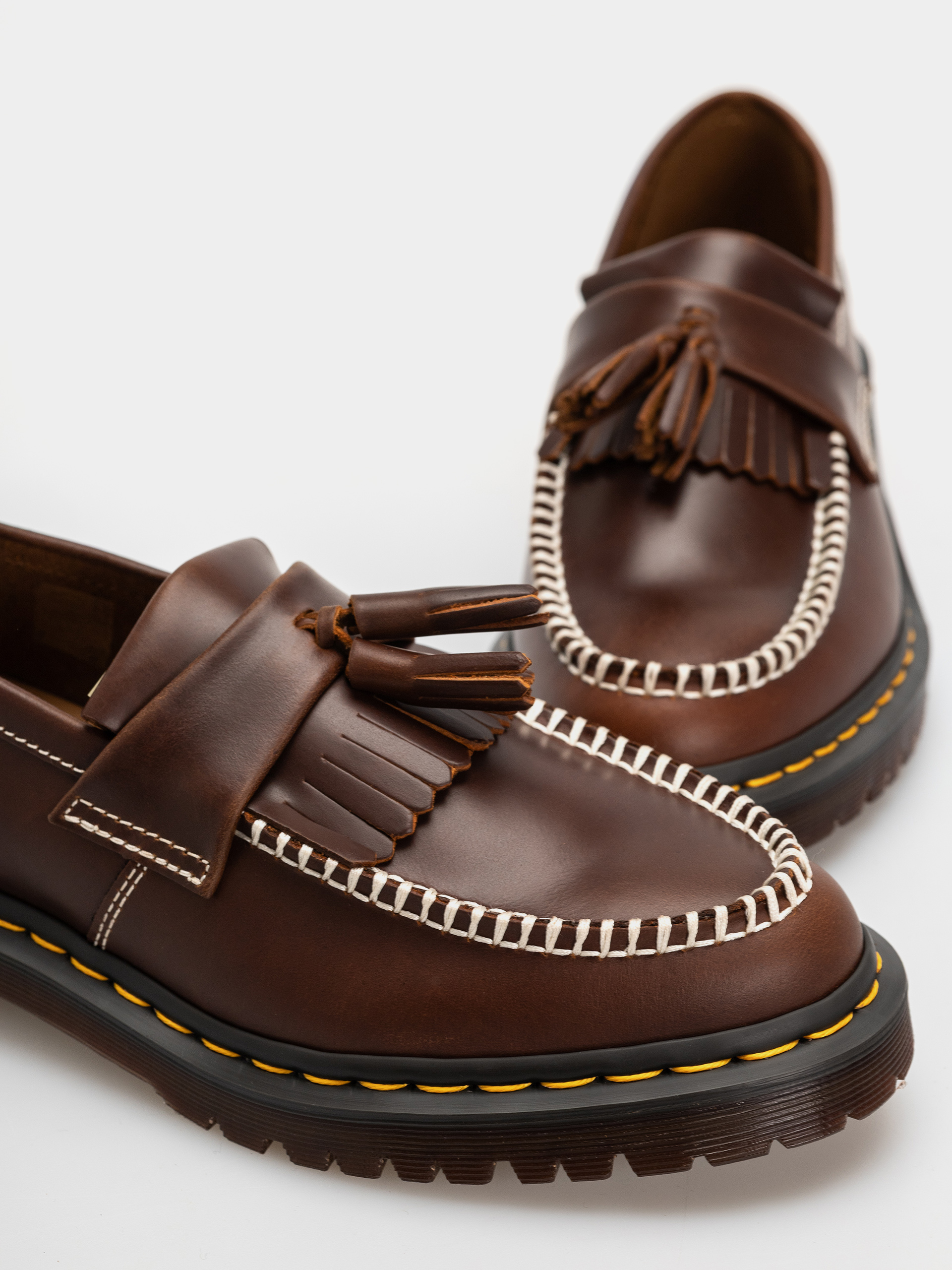 Buty Dr. Martens Adrian Ben Tassel Loafer (butterscotch orleans)