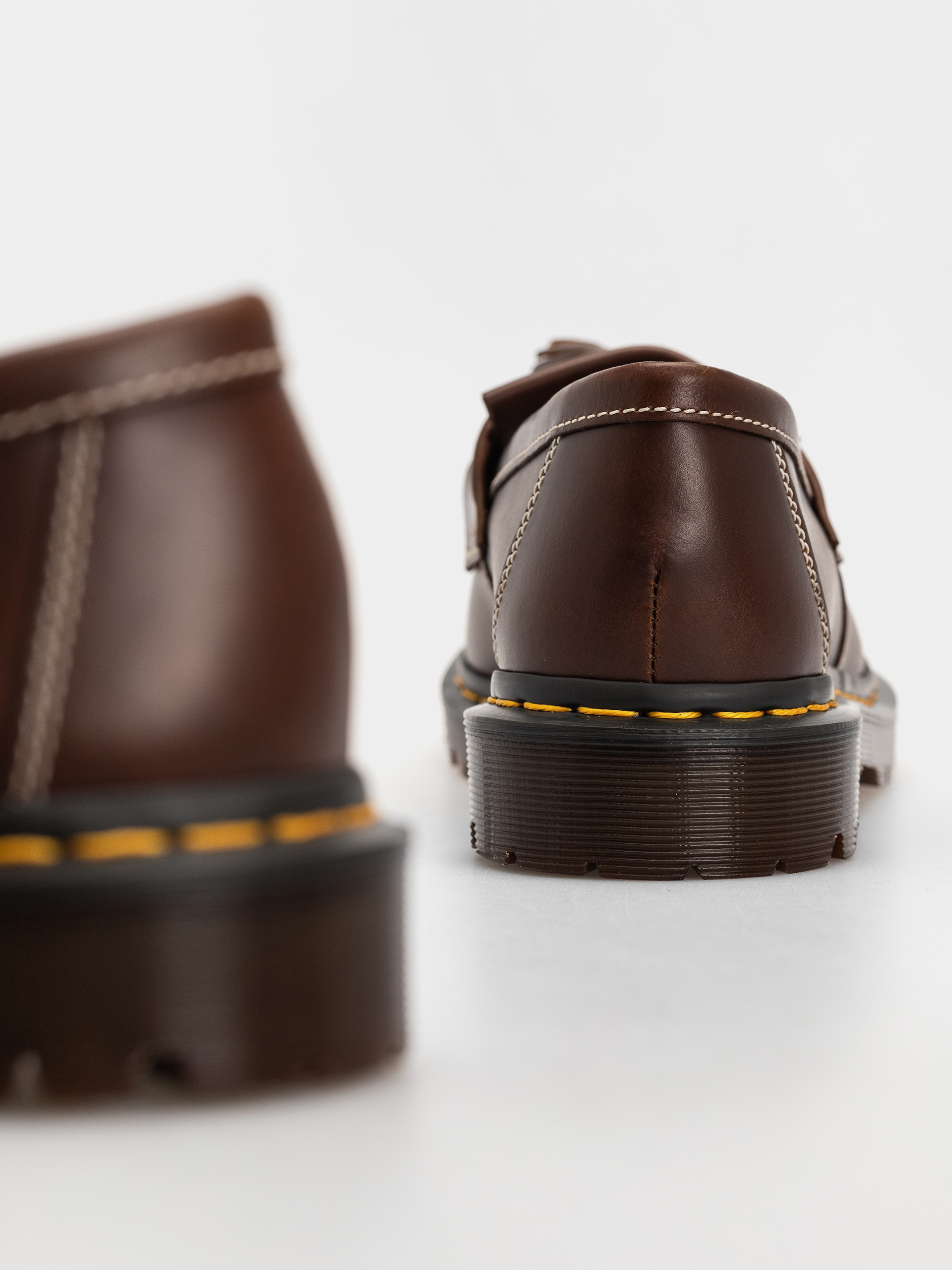 Buty Dr. Martens Adrian Ben Tassel Loafer (butterscotch orleans)