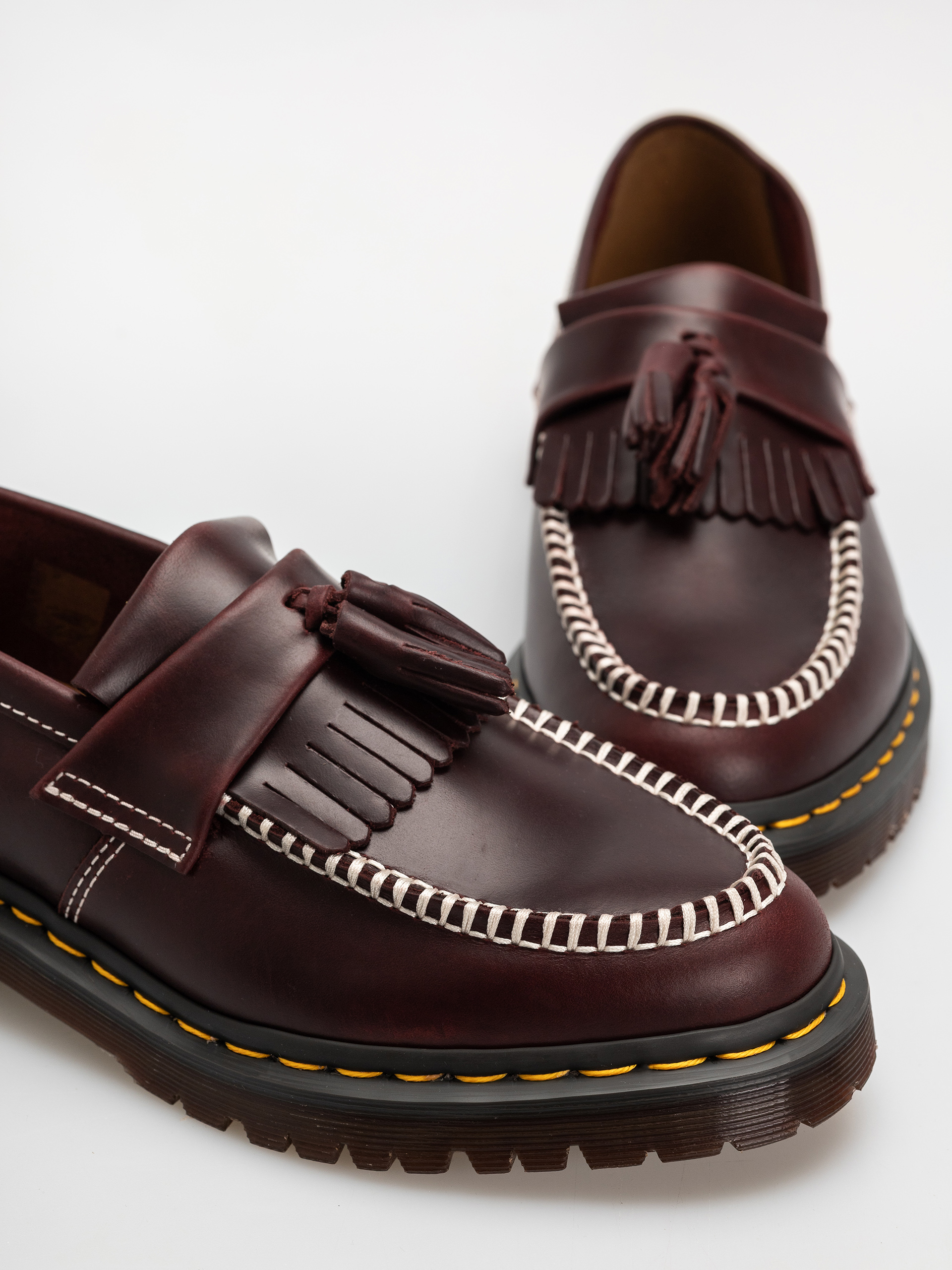 Buty Dr. Martens Adrian Ben Tassel Loafer (cherry red orleans)